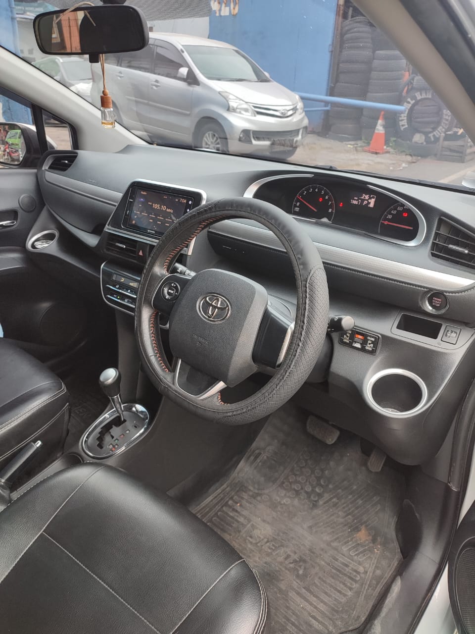 2017 Toyota Sienta 2017 Toyota Sienta