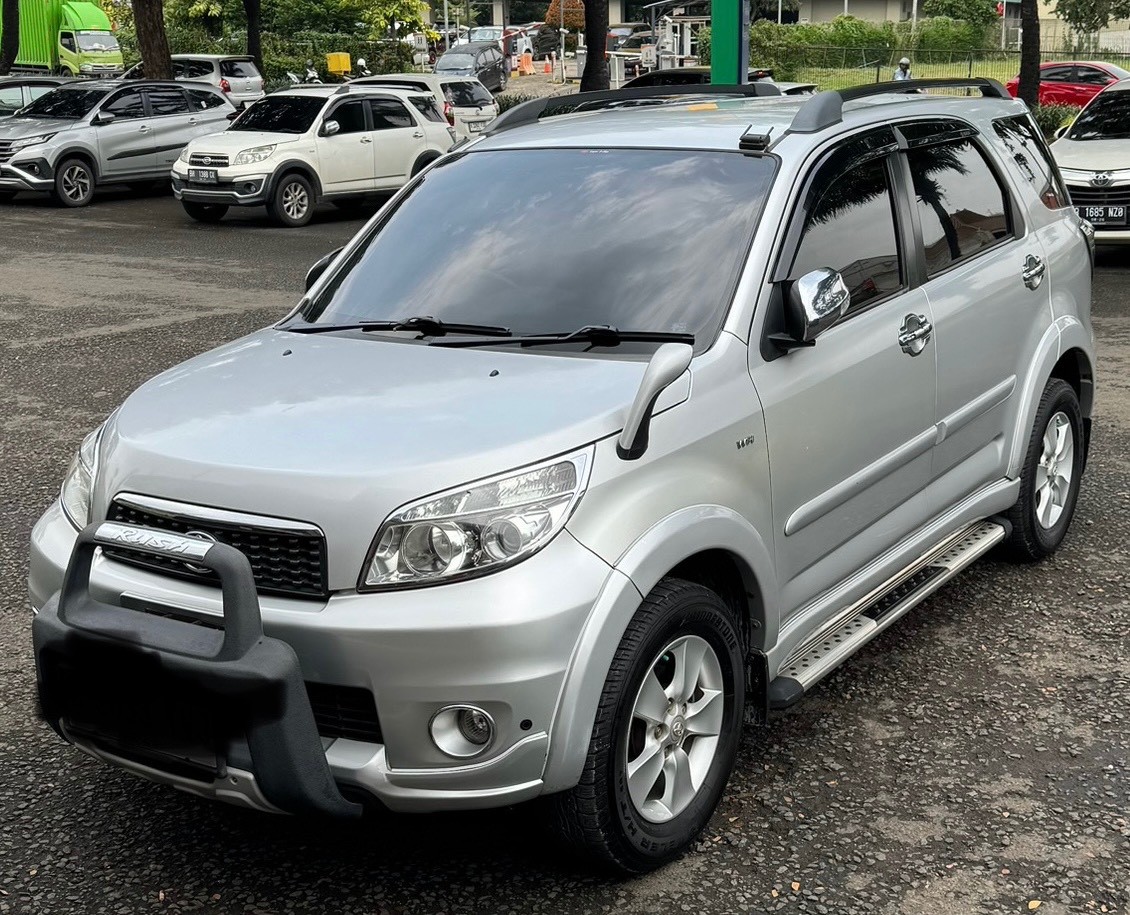 Second Hand 2011 Toyota Rush Second Hand 2011 Toyota Rush