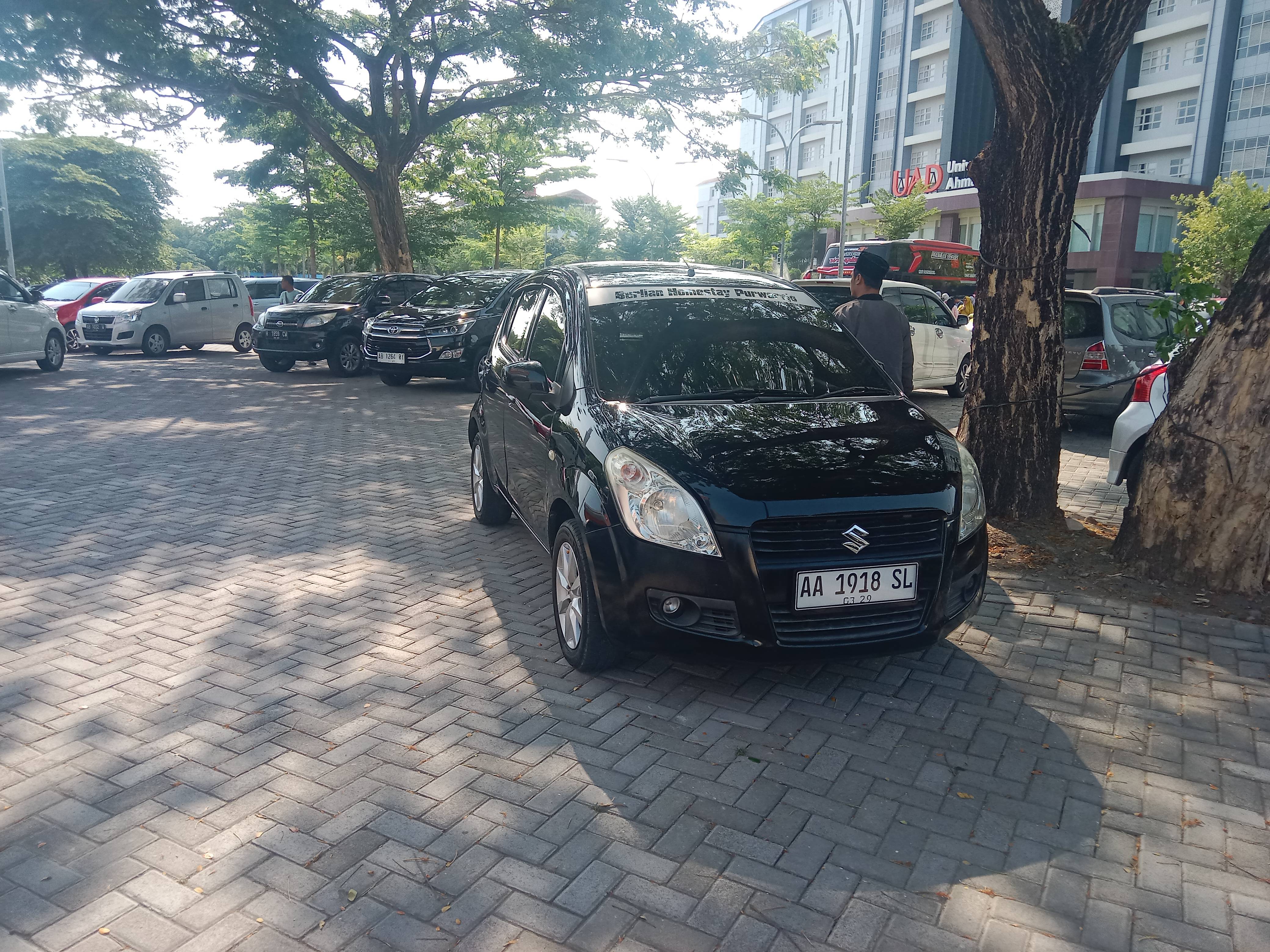 Second Hand 2011 Suzuki Splash GL 1.2L MT Second Hand 2011 Suzuki Splash GL 1.2L MT