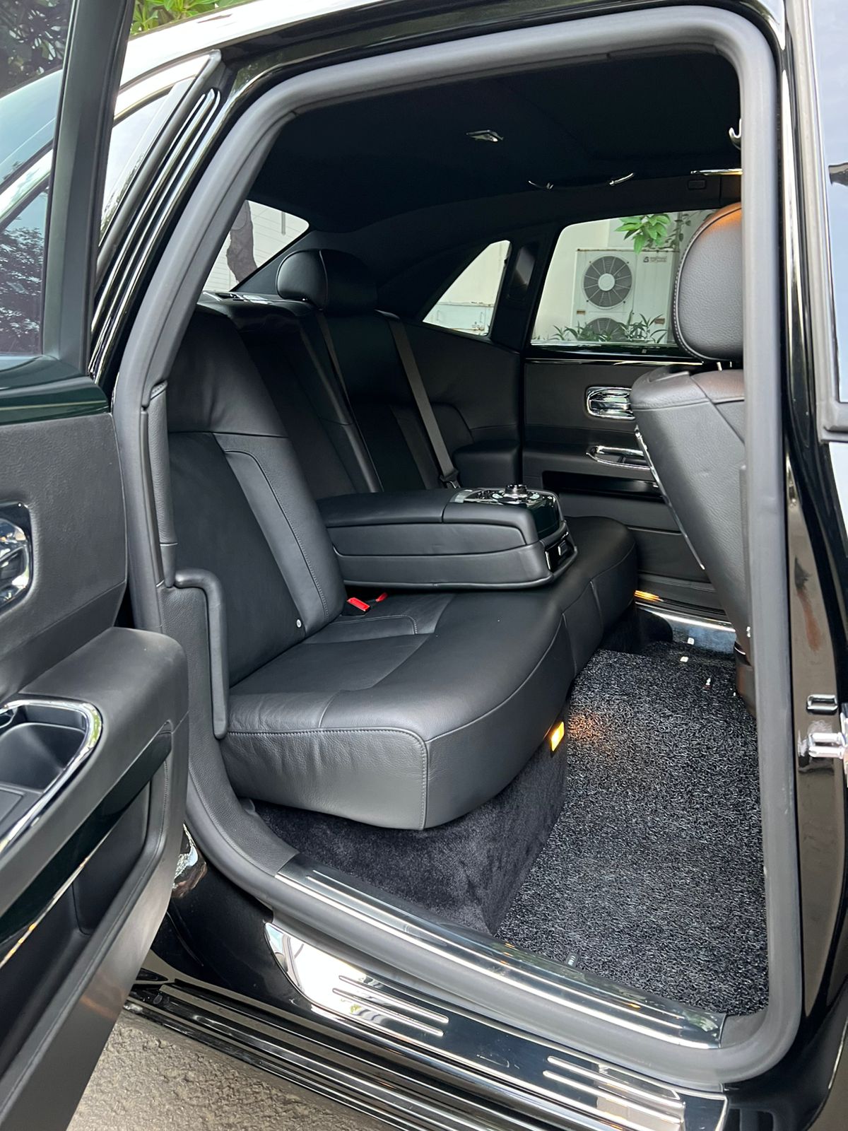 2011 Rolls Royce Ghost 6.6 L 2011 Rolls Royce Ghost 6.6 L