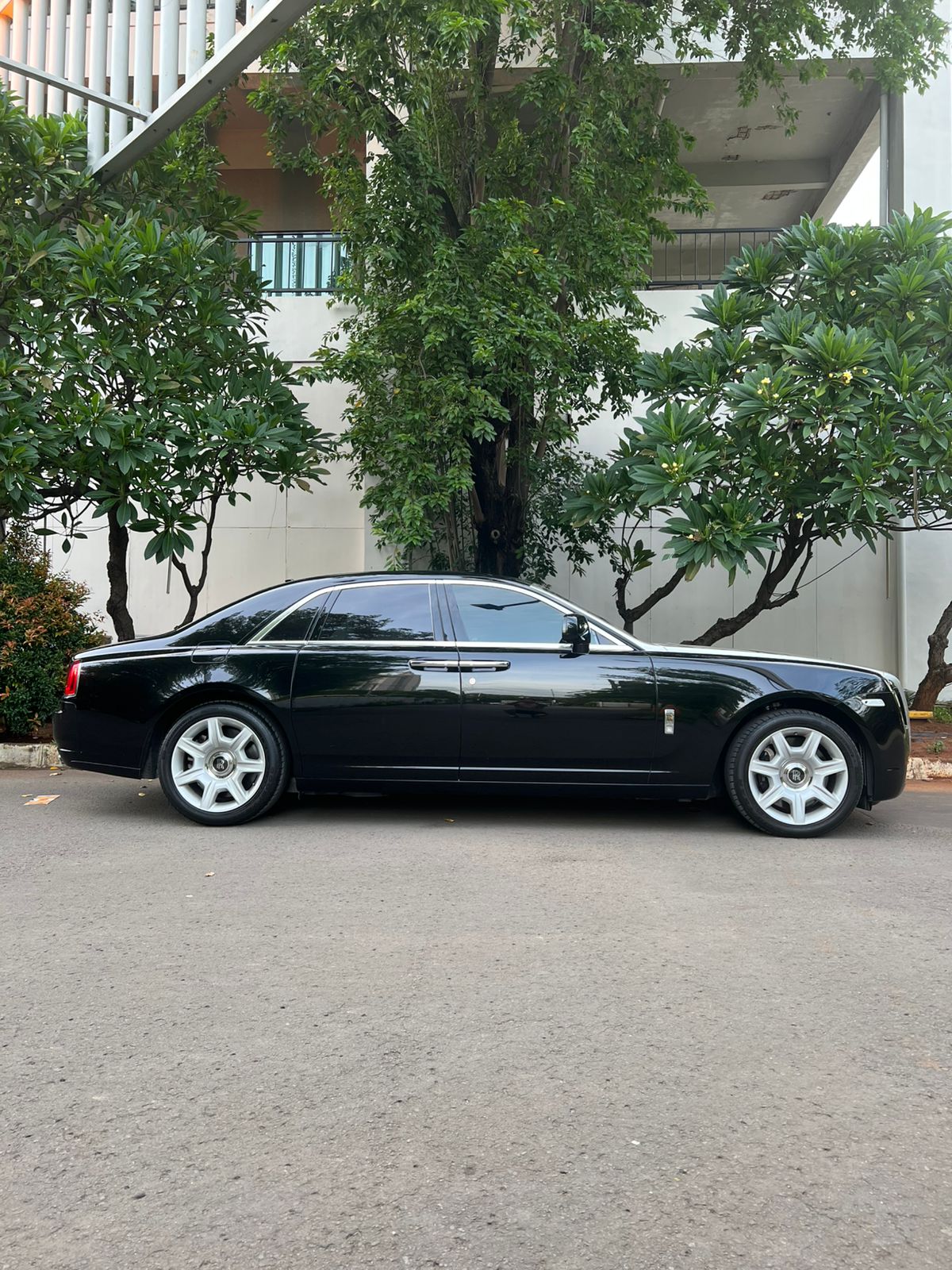 2011 Rolls Royce Ghost 6.6 L 2011 Rolls Royce Ghost 6.6 L