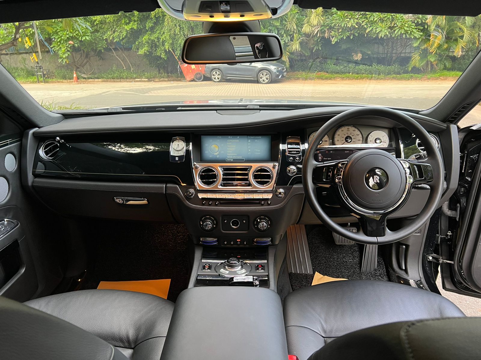 2011 Rolls Royce Ghost 6.6 L 2011 Rolls Royce Ghost 6.6 L