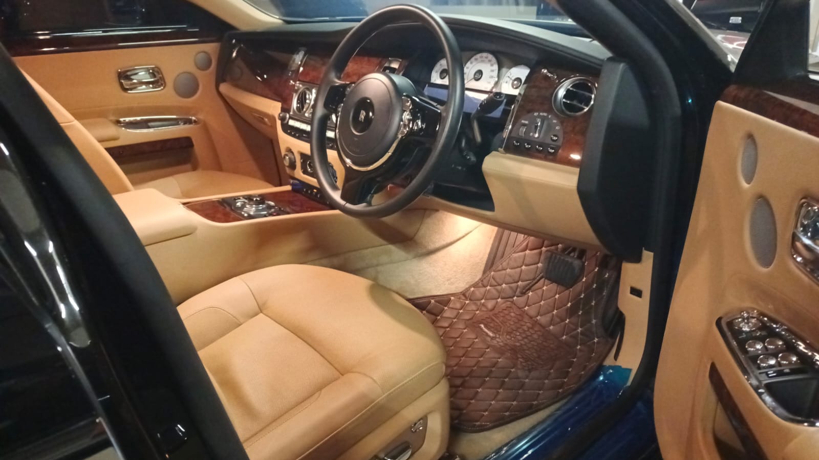 2013 Rolls Royce Ghost 6.6 L 2013 Rolls Royce Ghost 6.6 L
