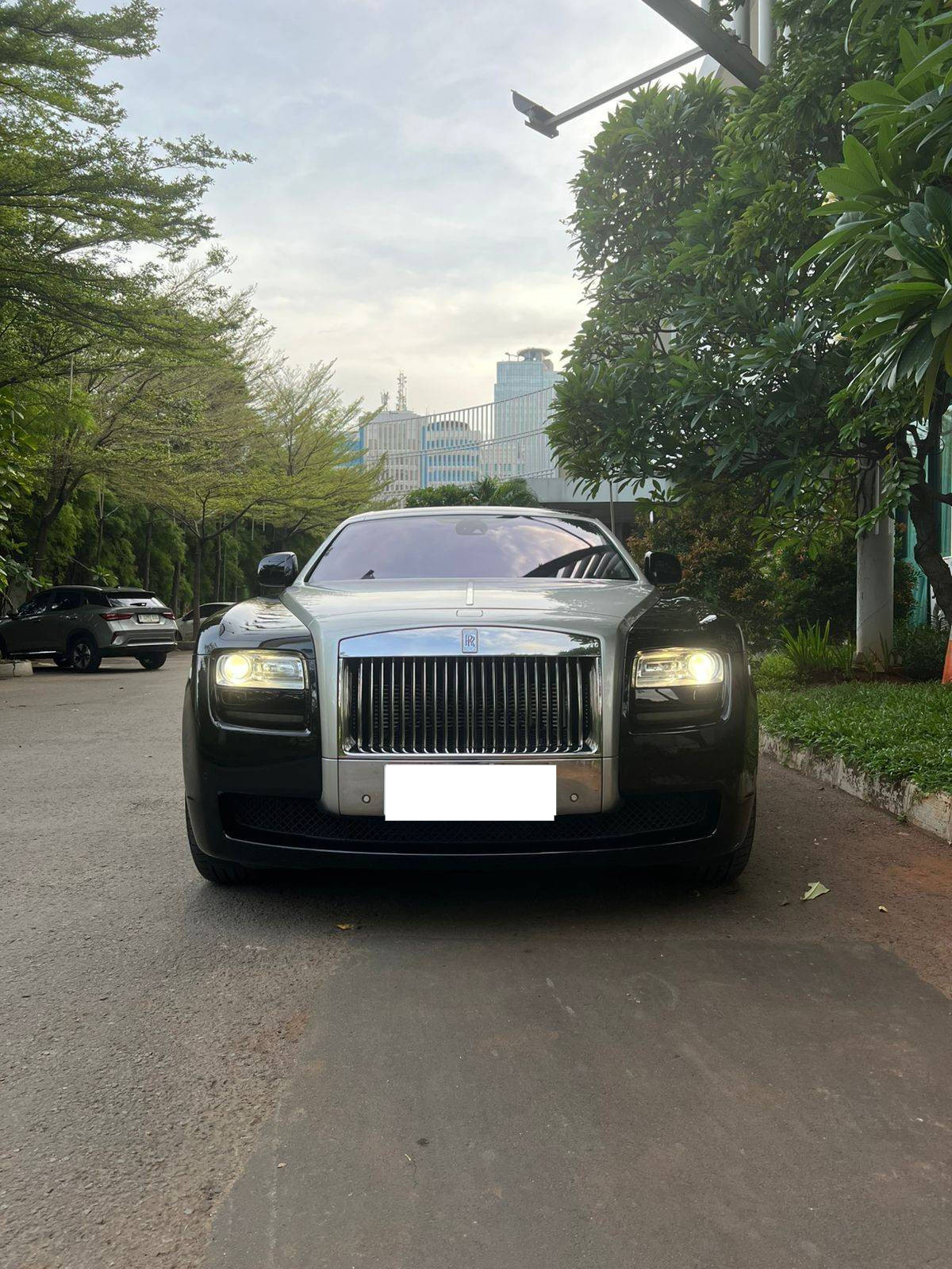 Second Hand 2011 Rolls Royce Ghost 6.6 L Second Hand 2011 Rolls Royce Ghost 6.6 L