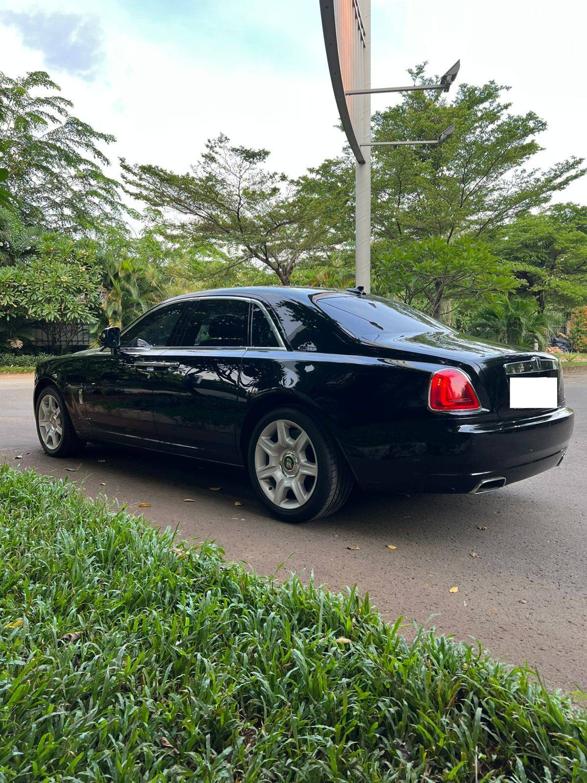 2011 Rolls Royce Ghost 6.6 L 2011 Rolls Royce Ghost 6.6 L