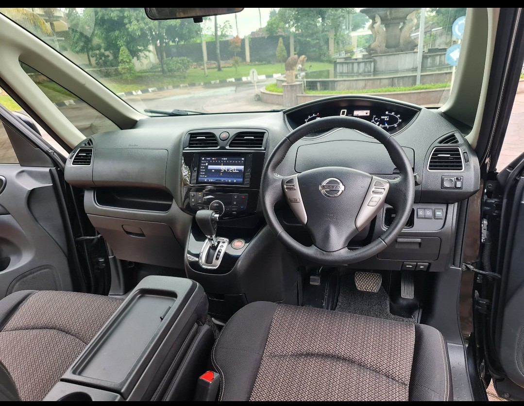 2016 Nissan Serena  2.0L Highway Star AT 2016 Nissan Serena  2.0L Highway Star AT