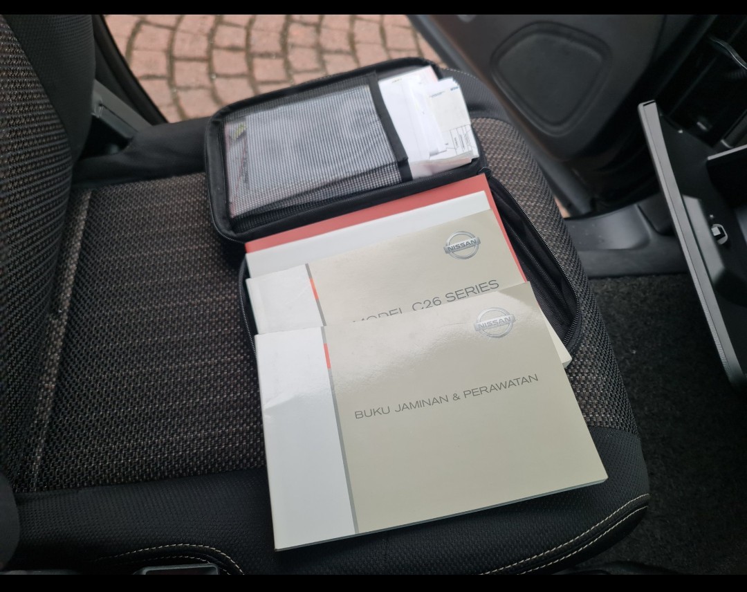 2016 Nissan Serena  2.0L Highway Star AT 2016 Nissan Serena  2.0L Highway Star AT