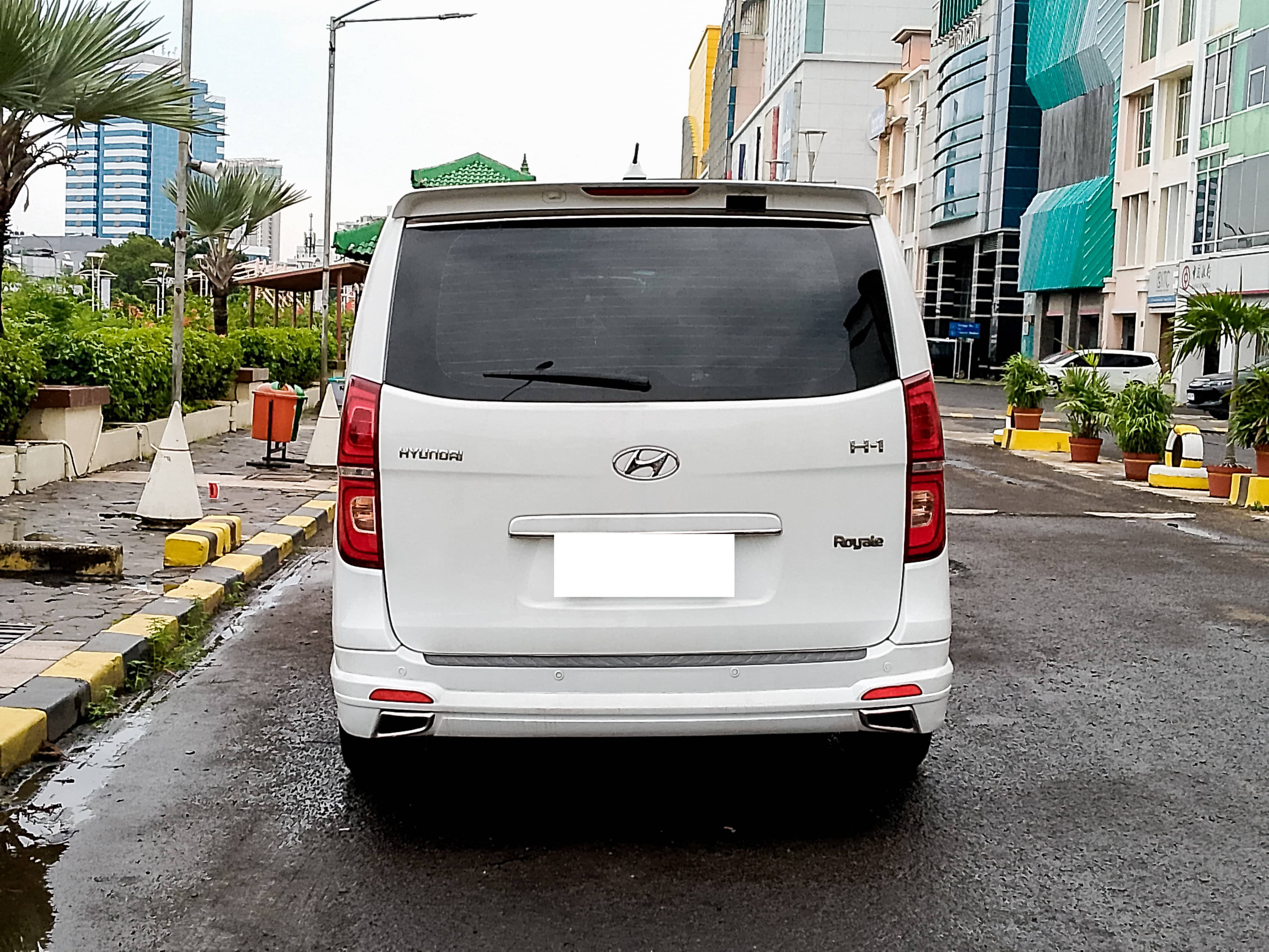 2011 Hyundai H1 2011 Hyundai H1