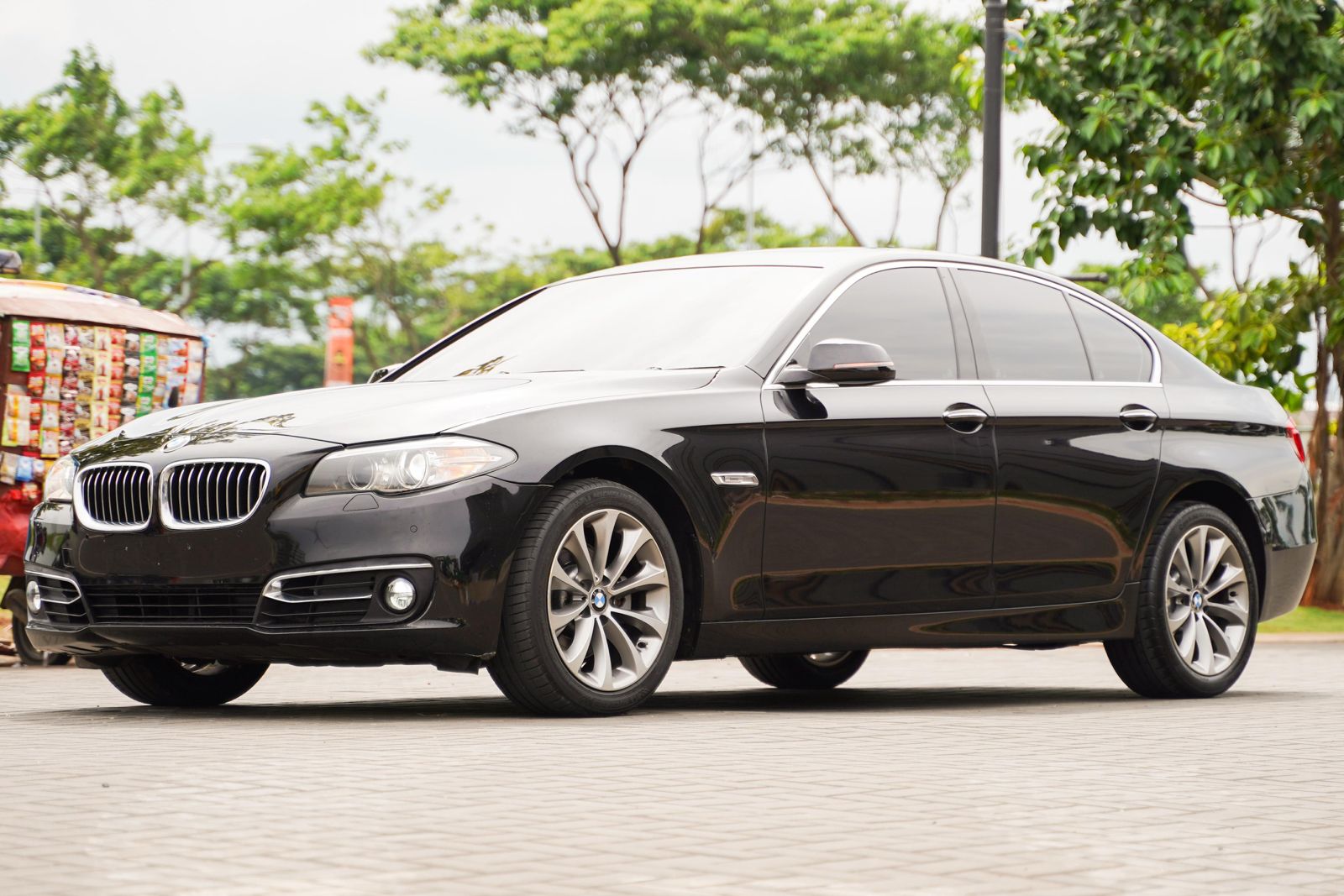 2017 BMW 5 Series Sedan  520i Luxury 2017 BMW 5 Series Sedan  520i Luxury