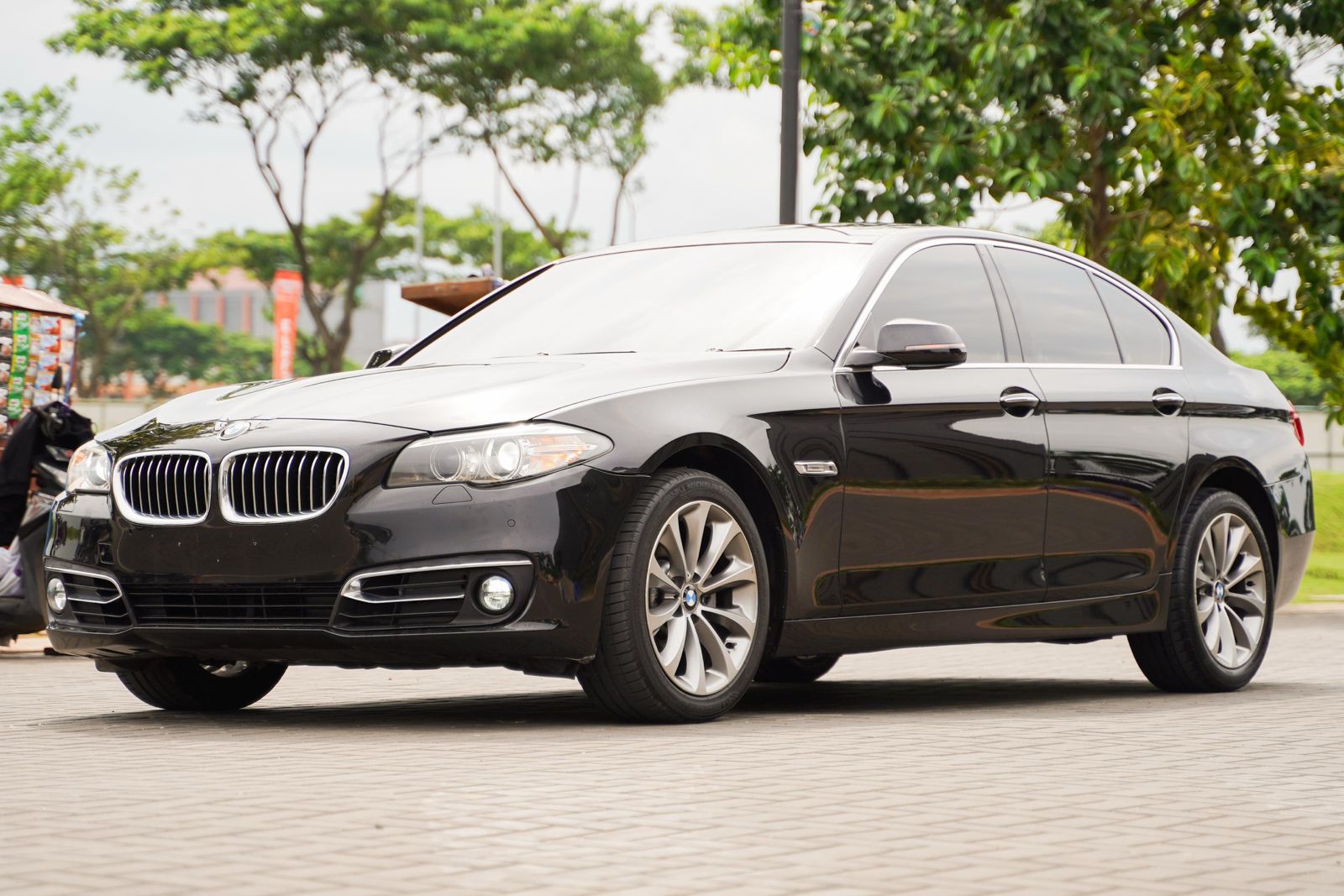 2017 BMW 5 Series Sedan  520i Luxury 2017 BMW 5 Series Sedan  520i Luxury