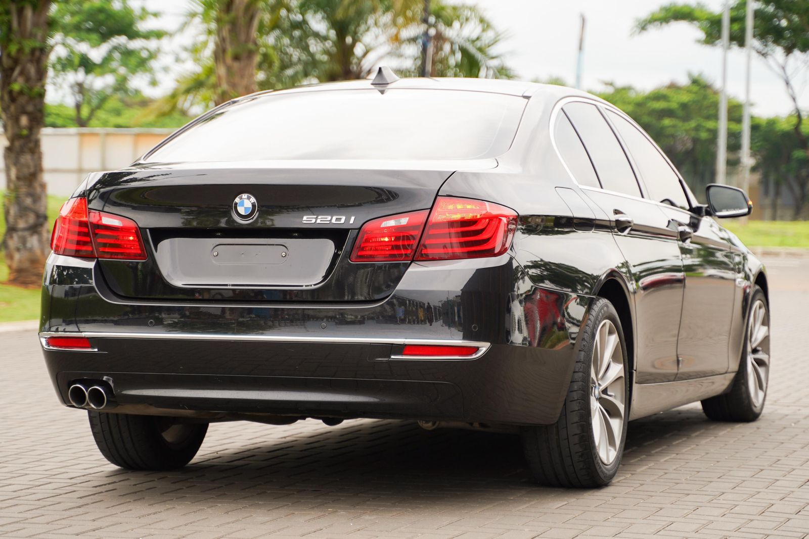 2017 BMW 5 Series Sedan  520i Luxury 2017 BMW 5 Series Sedan  520i Luxury