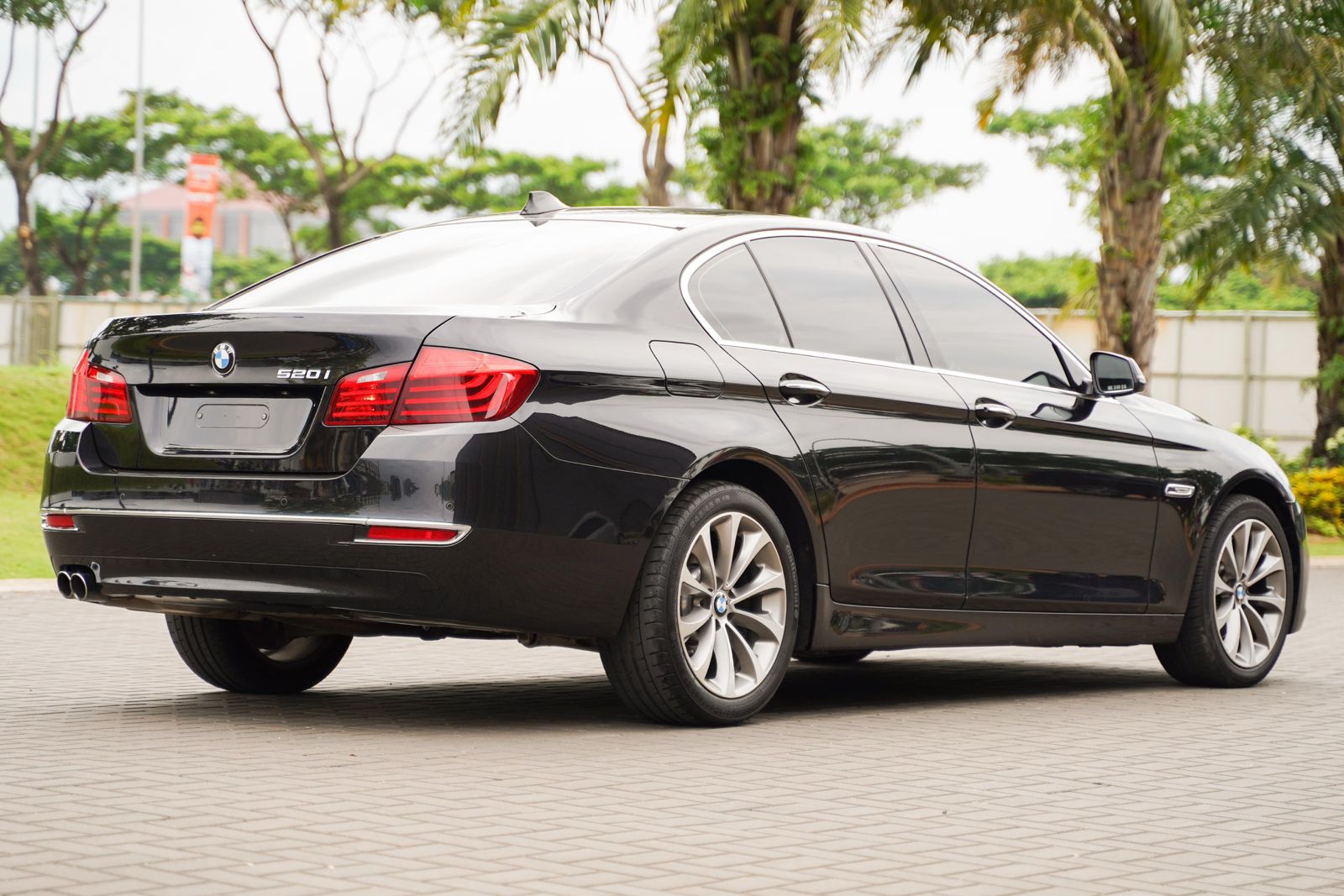 2017 BMW 5 Series Sedan  520i Luxury 2017 BMW 5 Series Sedan  520i Luxury