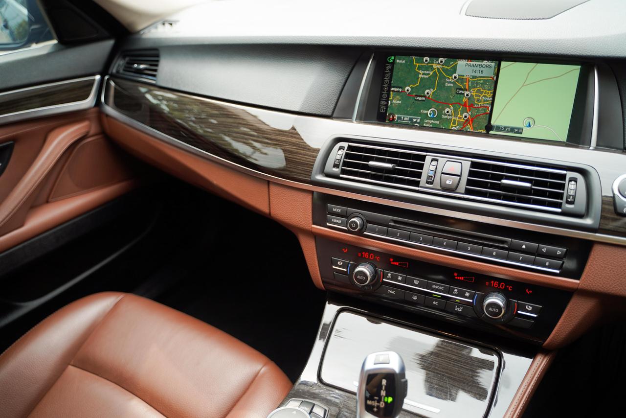 2017 BMW 5 Series Sedan  520i Luxury 2017 BMW 5 Series Sedan  520i Luxury