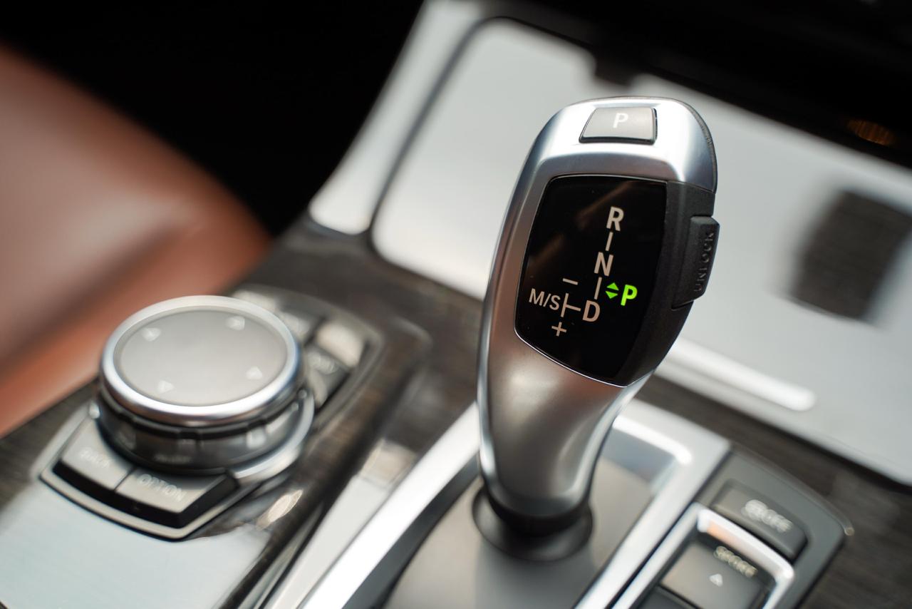 2017 BMW 5 Series Sedan  520i Luxury 2017 BMW 5 Series Sedan  520i Luxury