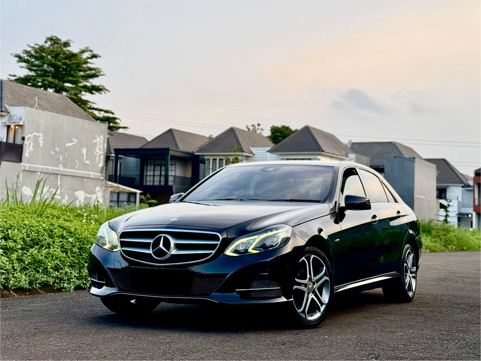 2016 Mercedes Benz E-Class  250 AVG AMG STYLE 2016 Mercedes Benz E-Class  250 AVG AMG STYLE