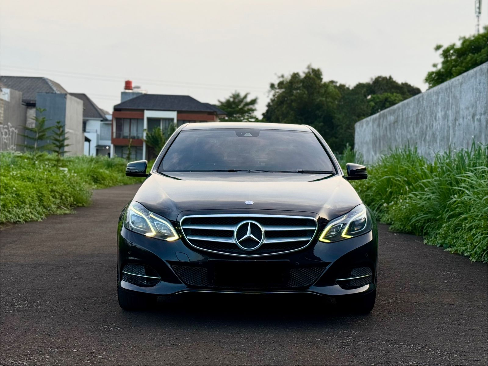 2016 Mercedes Benz E-Class  250 AVG AMG STYLE Bekas 2016 Mercedes Benz E-Class  250 AVG AMG STYLE Bekas