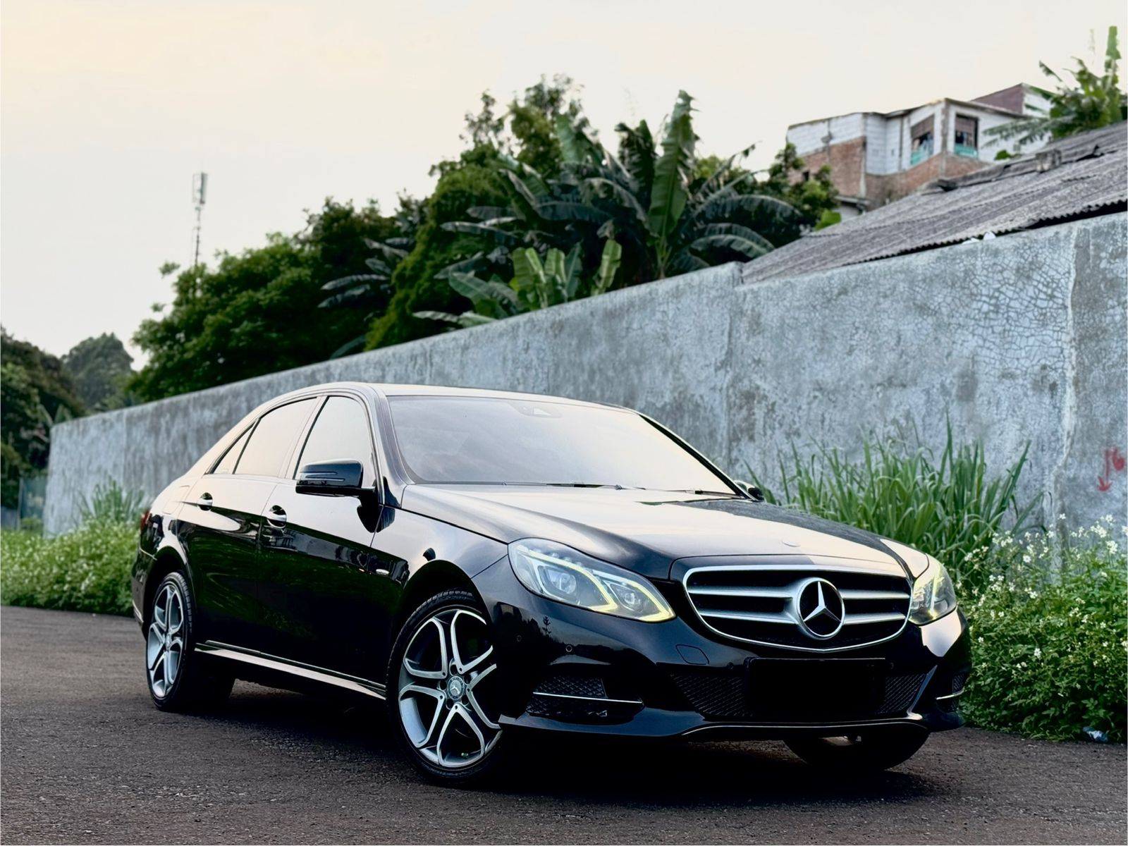 2016 Mercedes Benz E-Class  250 AVG AMG STYLE 2016 Mercedes Benz E-Class  250 AVG AMG STYLE