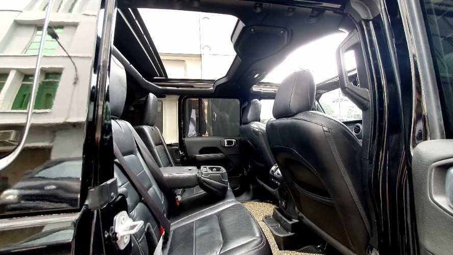 2021 Jeep Wrangler  Sahara 4-Door Unlimited 2021 Jeep Wrangler  Sahara 4-Door Unlimited