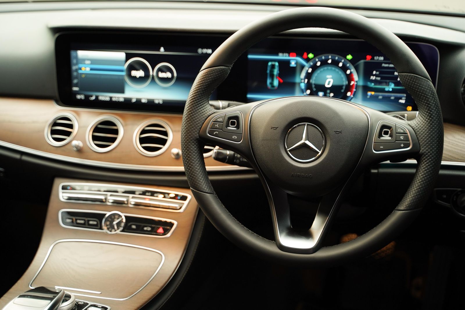 2019 Mercedes Benz E-Class  E 250 AVANGARDE CKD AT 2019 Mercedes Benz E-Class  E 250 AVANGARDE CKD AT