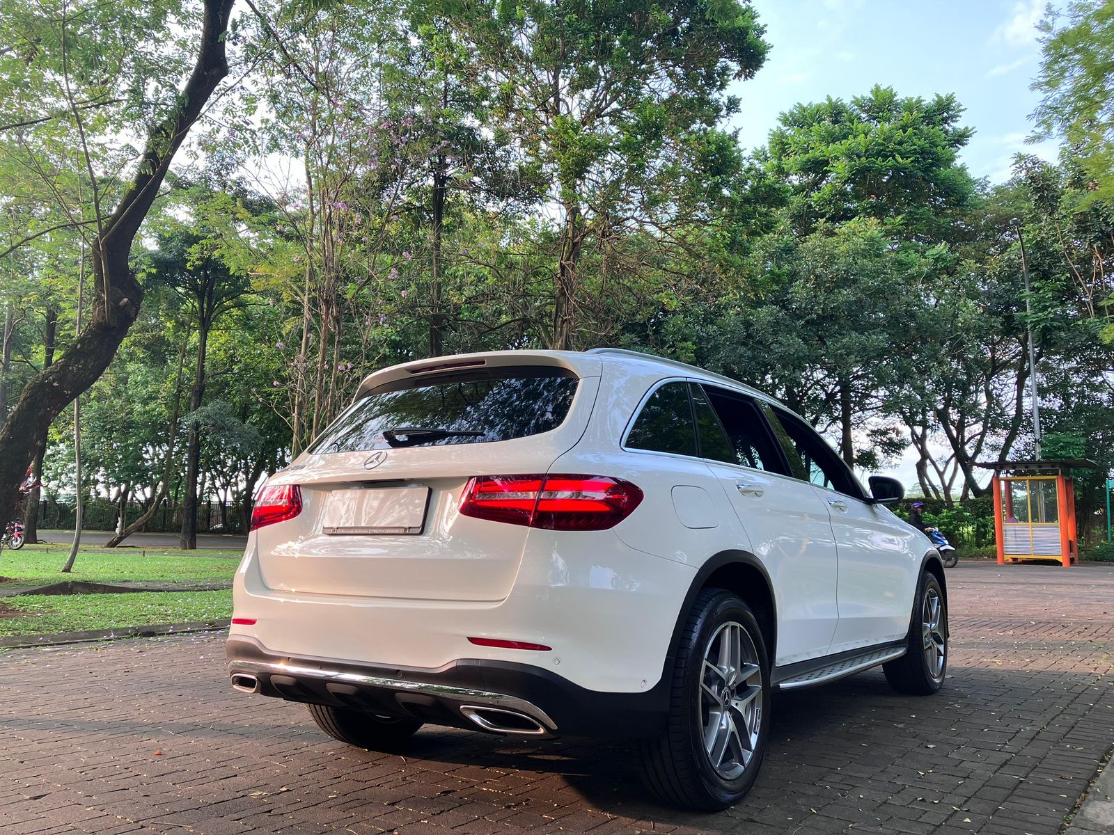 2018 Mercedes Benz GLC-Class 200 AMG Line 2018 Mercedes Benz GLC-Class 200 AMG Line