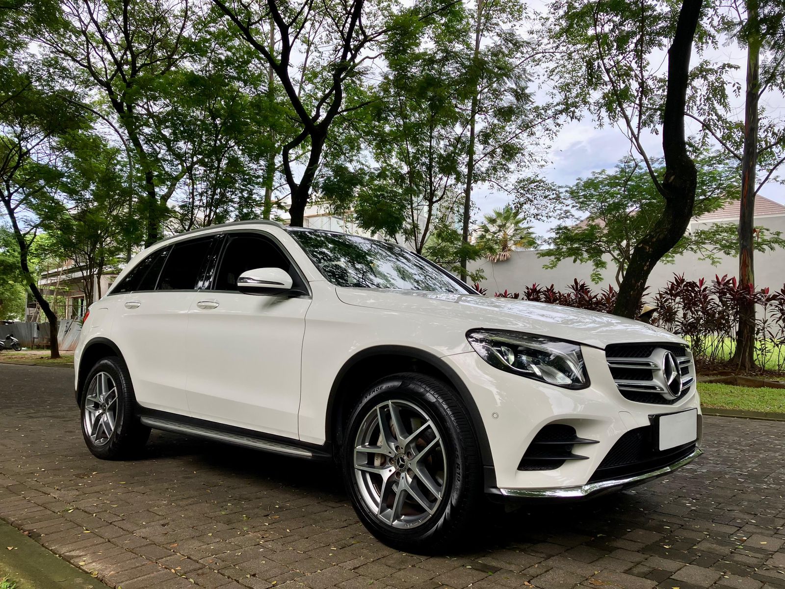 2018 Mercedes Benz GLC-Class 200 AMG Night Edition 2018 Mercedes Benz GLC-Class 200 AMG Night Edition