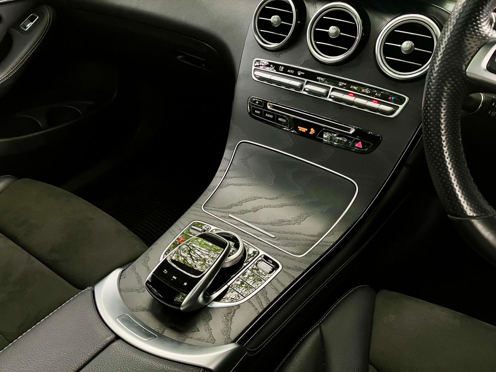 2018 Mercedes Benz GLC-Class 200 AMG Night Edition 2018 Mercedes Benz GLC-Class 200 AMG Night Edition