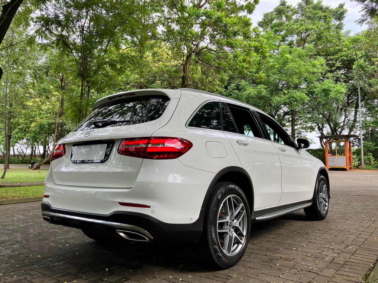 2018 Mercedes Benz GLC-Class 200 AMG Night Edition 2018 Mercedes Benz GLC-Class 200 AMG Night Edition