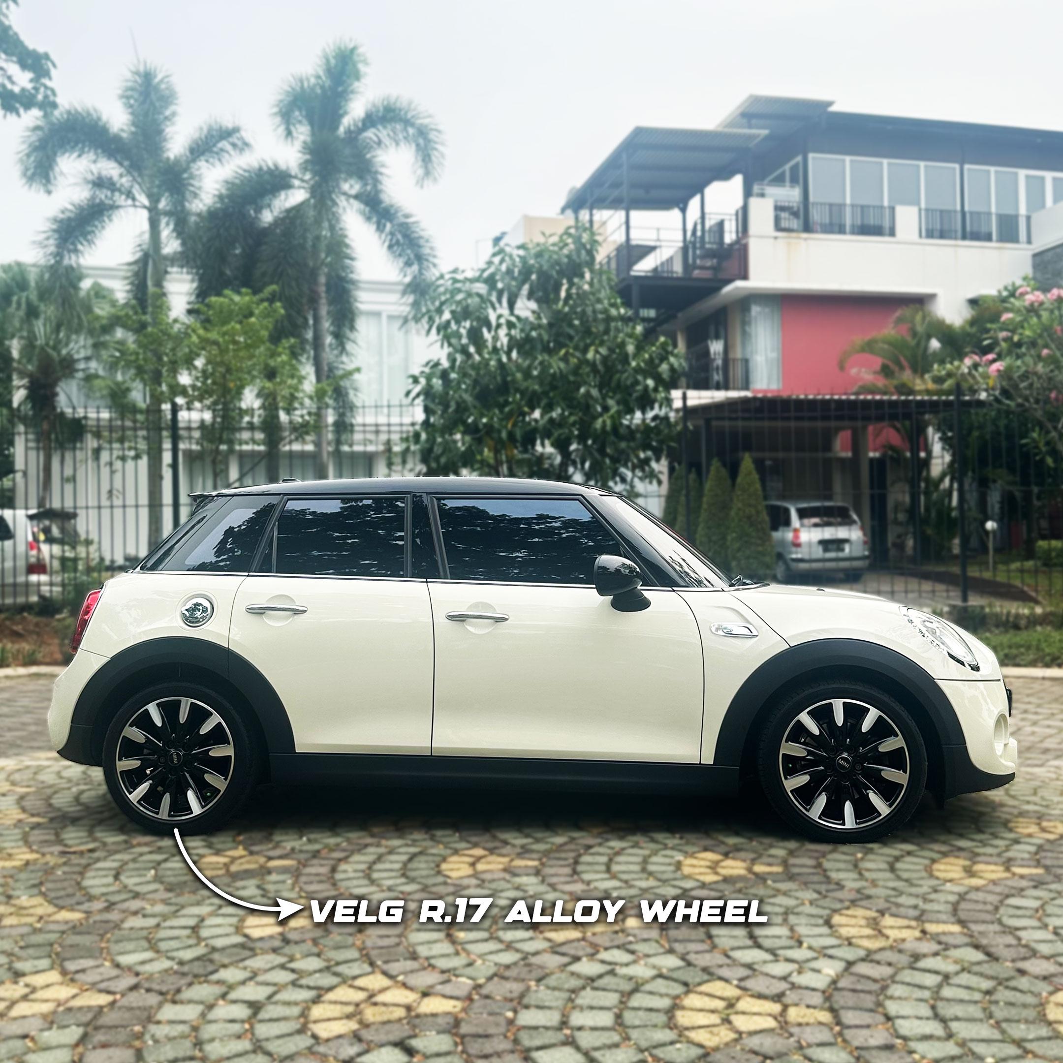 2016 MINI 5 Door Cooper S 2016 MINI 5 Door Cooper S