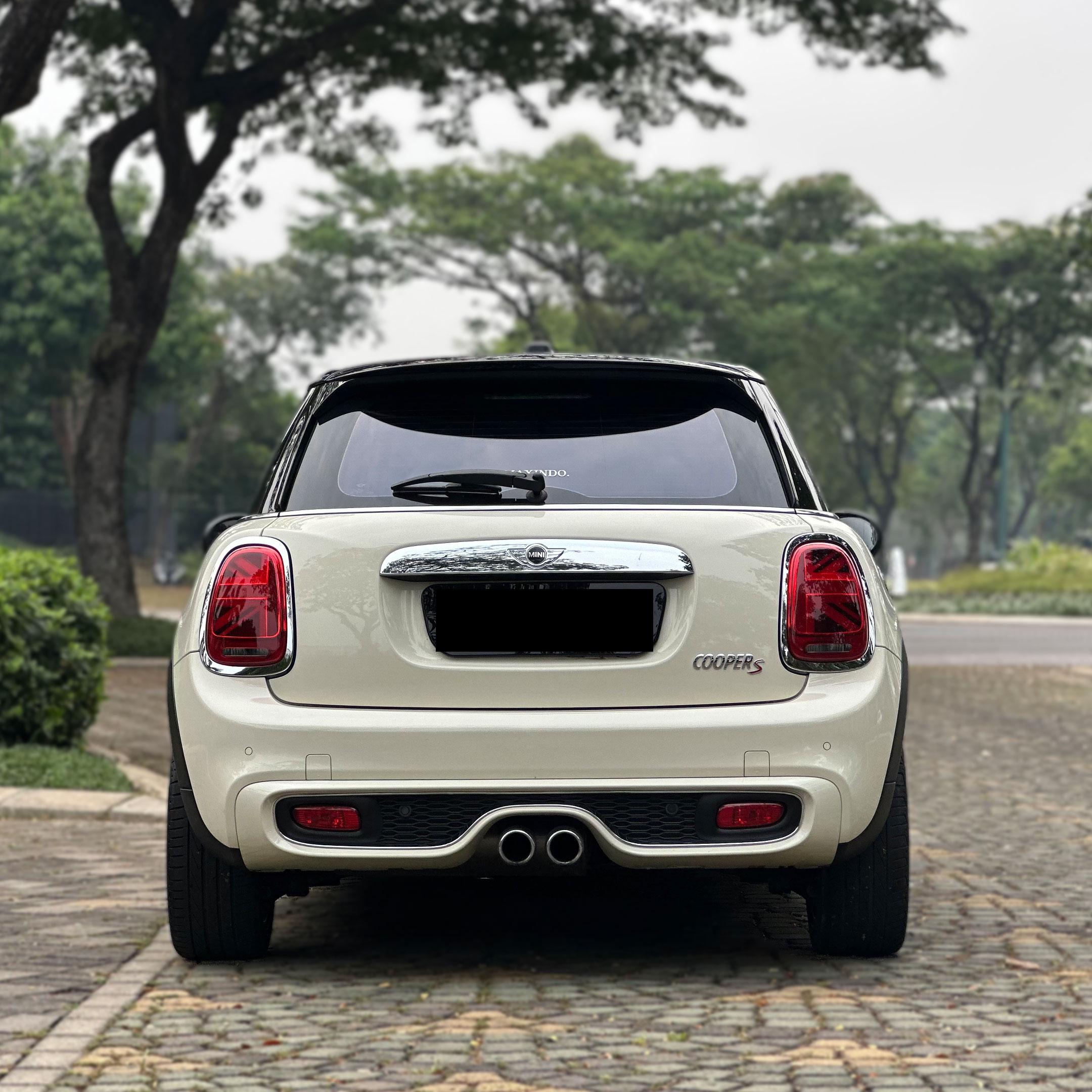 2016 MINI 5 Door Cooper S 2016 MINI 5 Door Cooper S