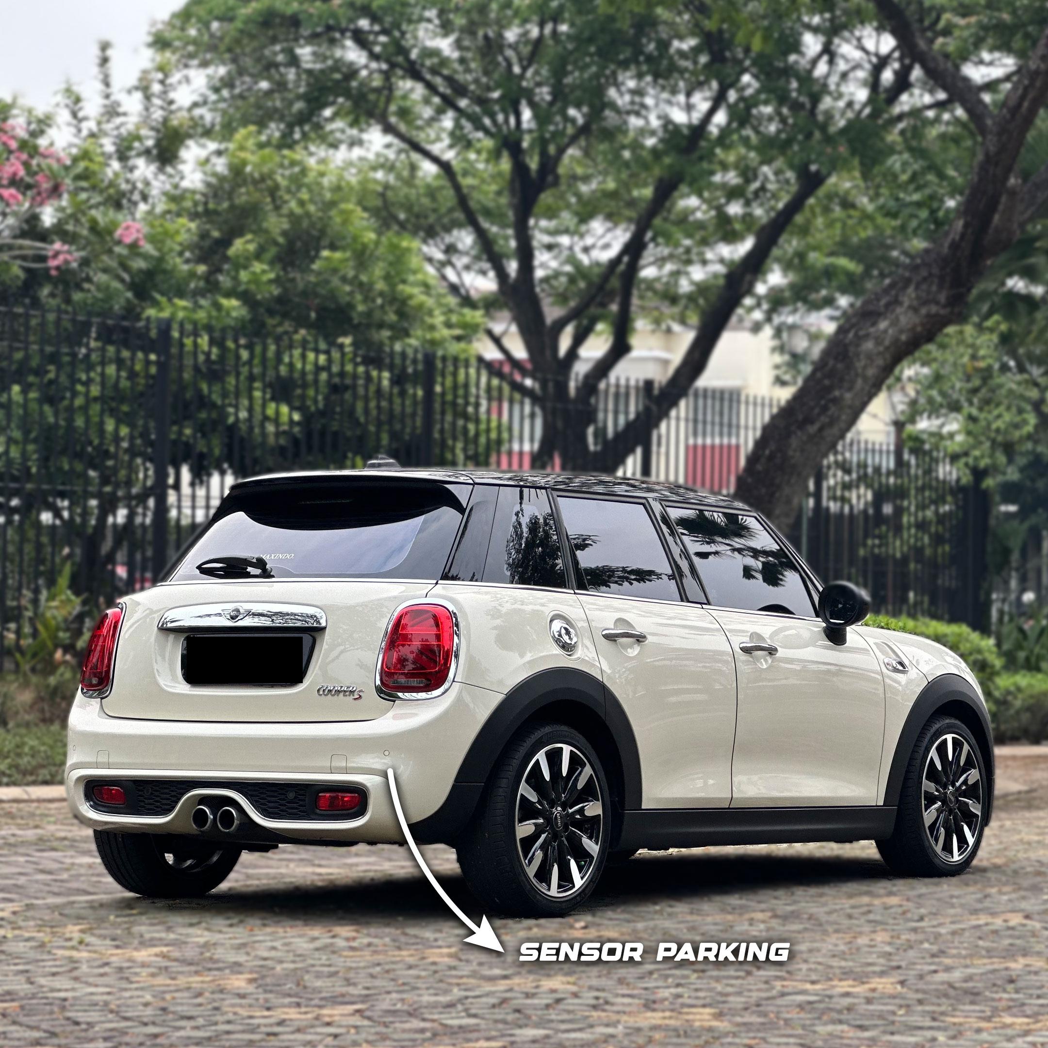 2016 MINI 5 Door Cooper S 2016 MINI 5 Door Cooper S