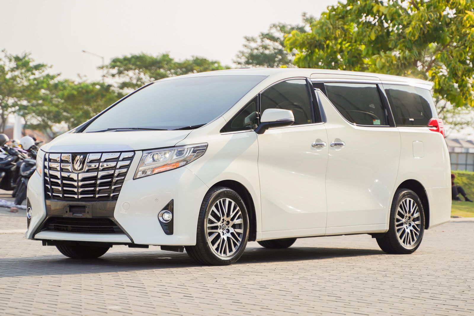 Second Hand 2015 Toyota Alphard  2.5 G Second Hand 2015 Toyota Alphard  2.5 G