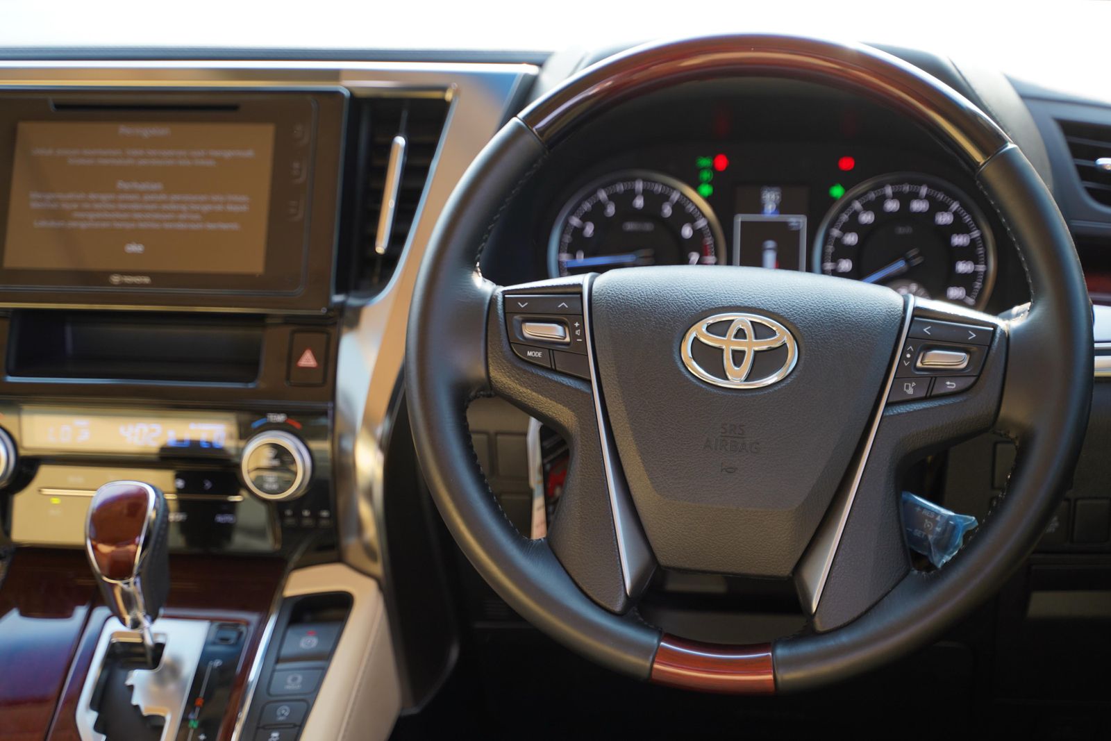 2015 Toyota Alphard  2.5 G 2015 Toyota Alphard  2.5 G