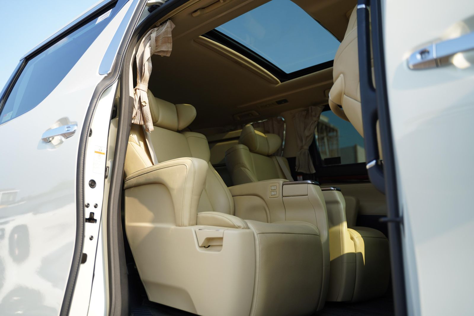 2015 Toyota Alphard  2.5 G 2015 Toyota Alphard  2.5 G