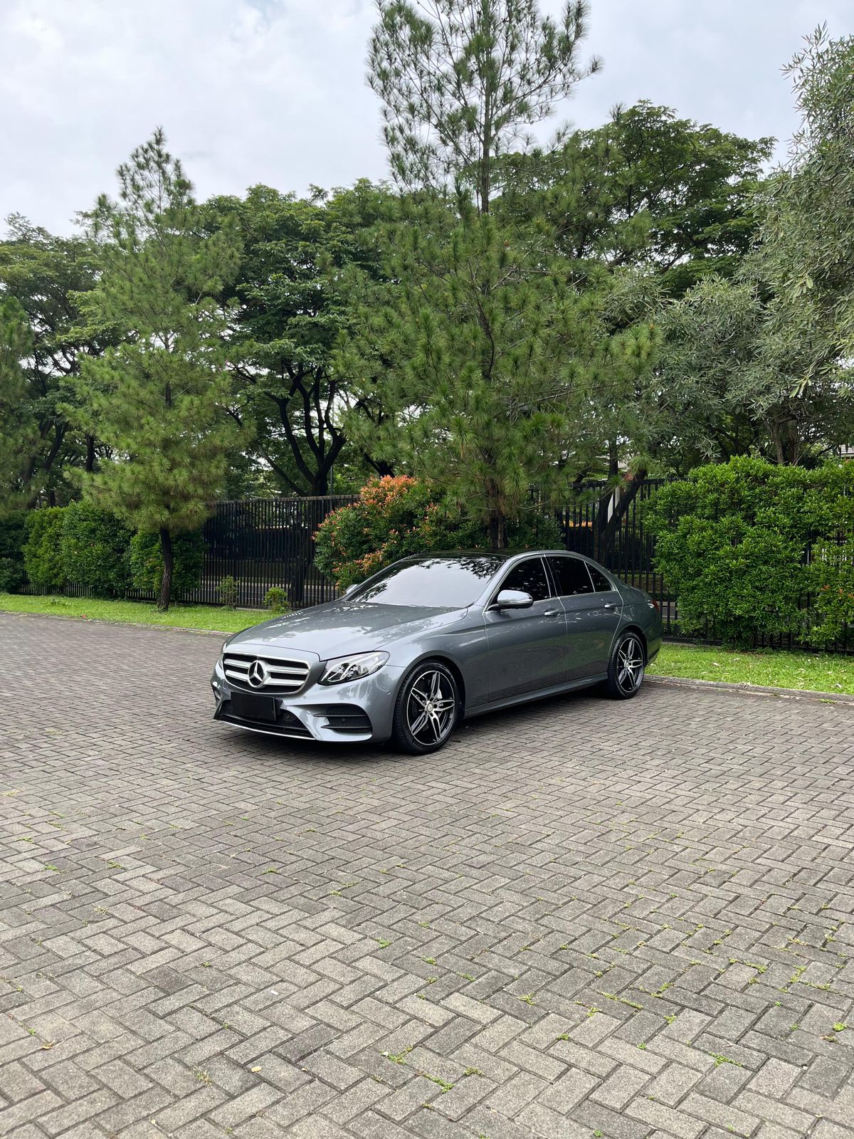 2018 Mercedes Benz E-Class  E 300 AMG Line 2018 Mercedes Benz E-Class  E 300 AMG Line