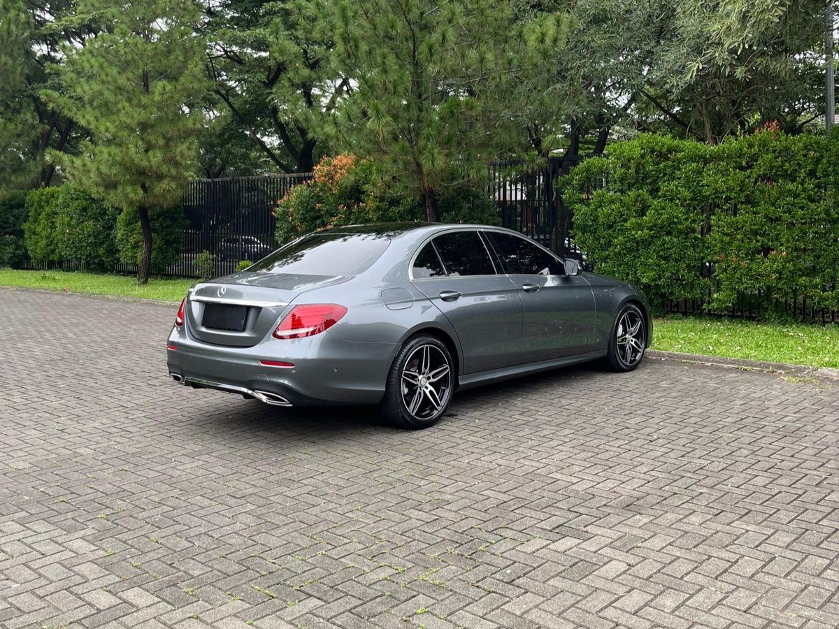 2018 Mercedes Benz E-Class  E 300 AMG Line 2018 Mercedes Benz E-Class  E 300 AMG Line