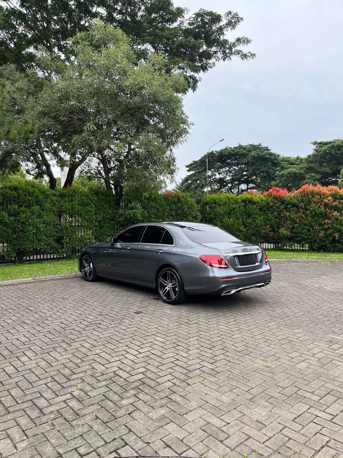 2018 Mercedes Benz E-Class  E 300 AMG Line 2018 Mercedes Benz E-Class  E 300 AMG Line