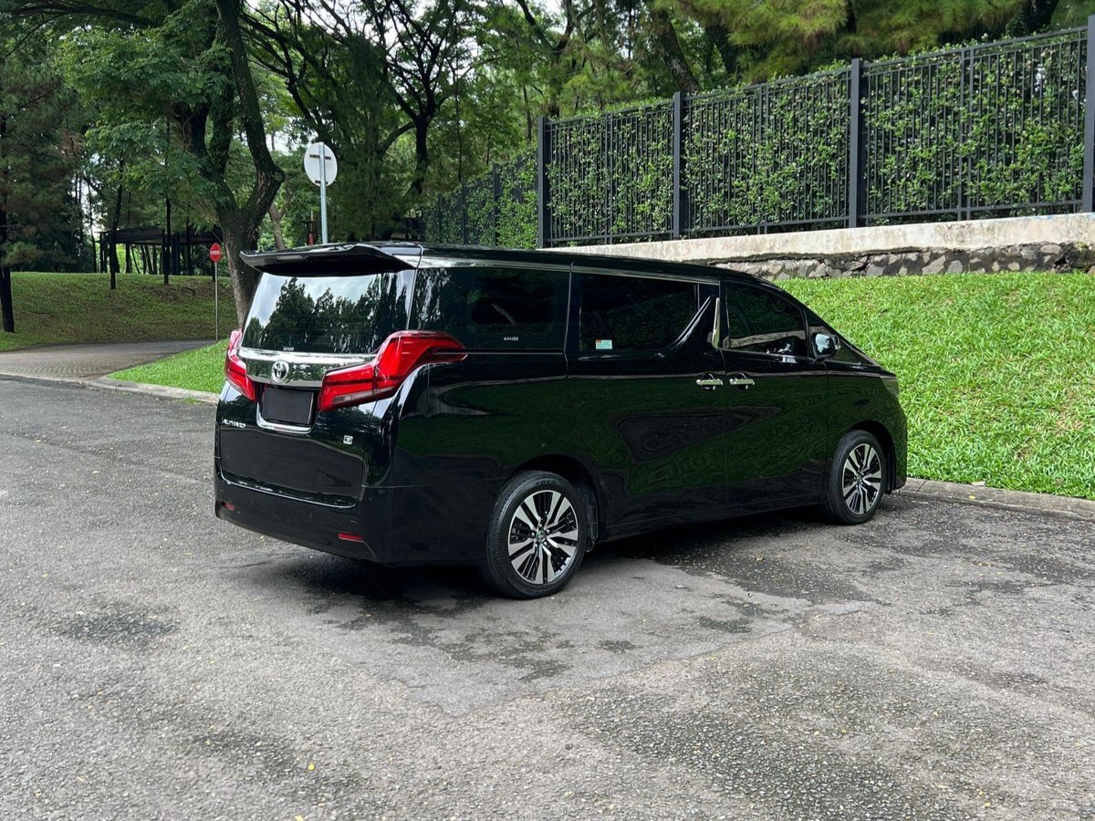2022 Toyota Alphard  2.5 G A/T 2022 Toyota Alphard  2.5 G A/T