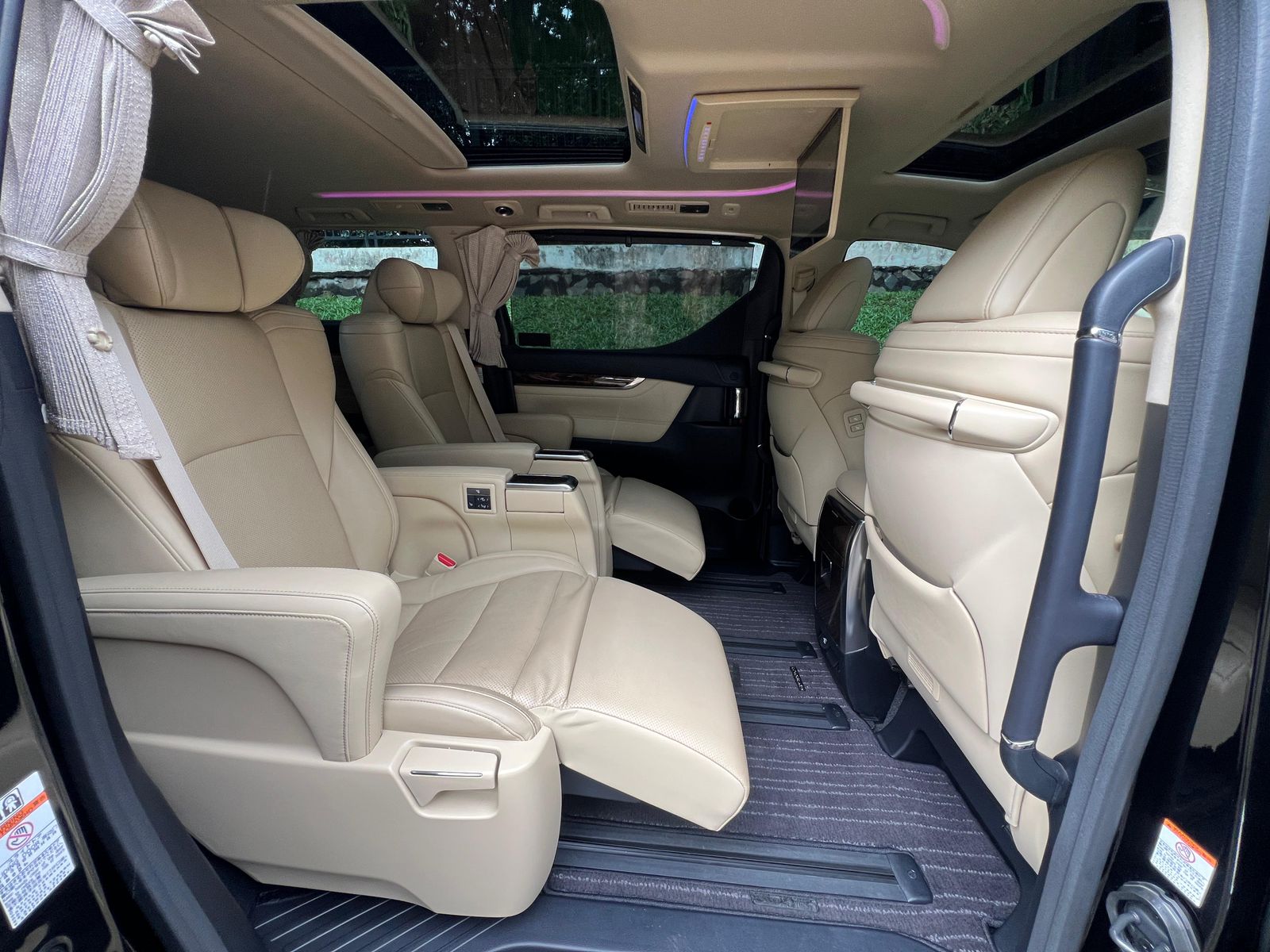 2022 Toyota Alphard  2.5 G A/T 2022 Toyota Alphard  2.5 G A/T