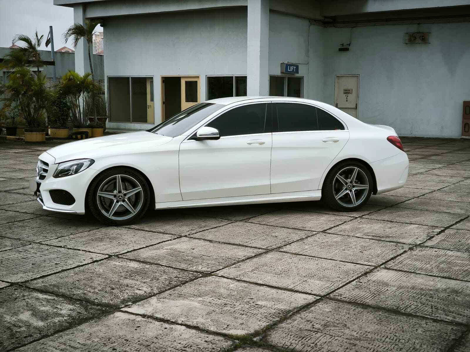 2018 Mercedes Benz C-Class Sedan 2018 Mercedes Benz C-Class Sedan