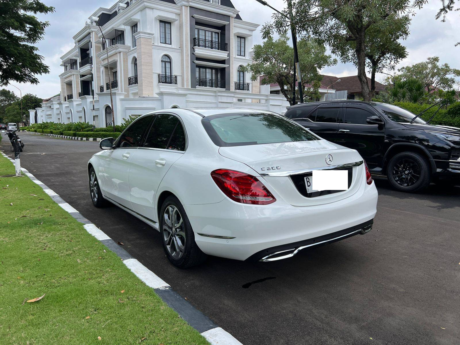 2015 Mercedes Benz C-Class Sedan C 200 Avantgarde Line 2015 Mercedes Benz C-Class Sedan C 200 Avantgarde Line