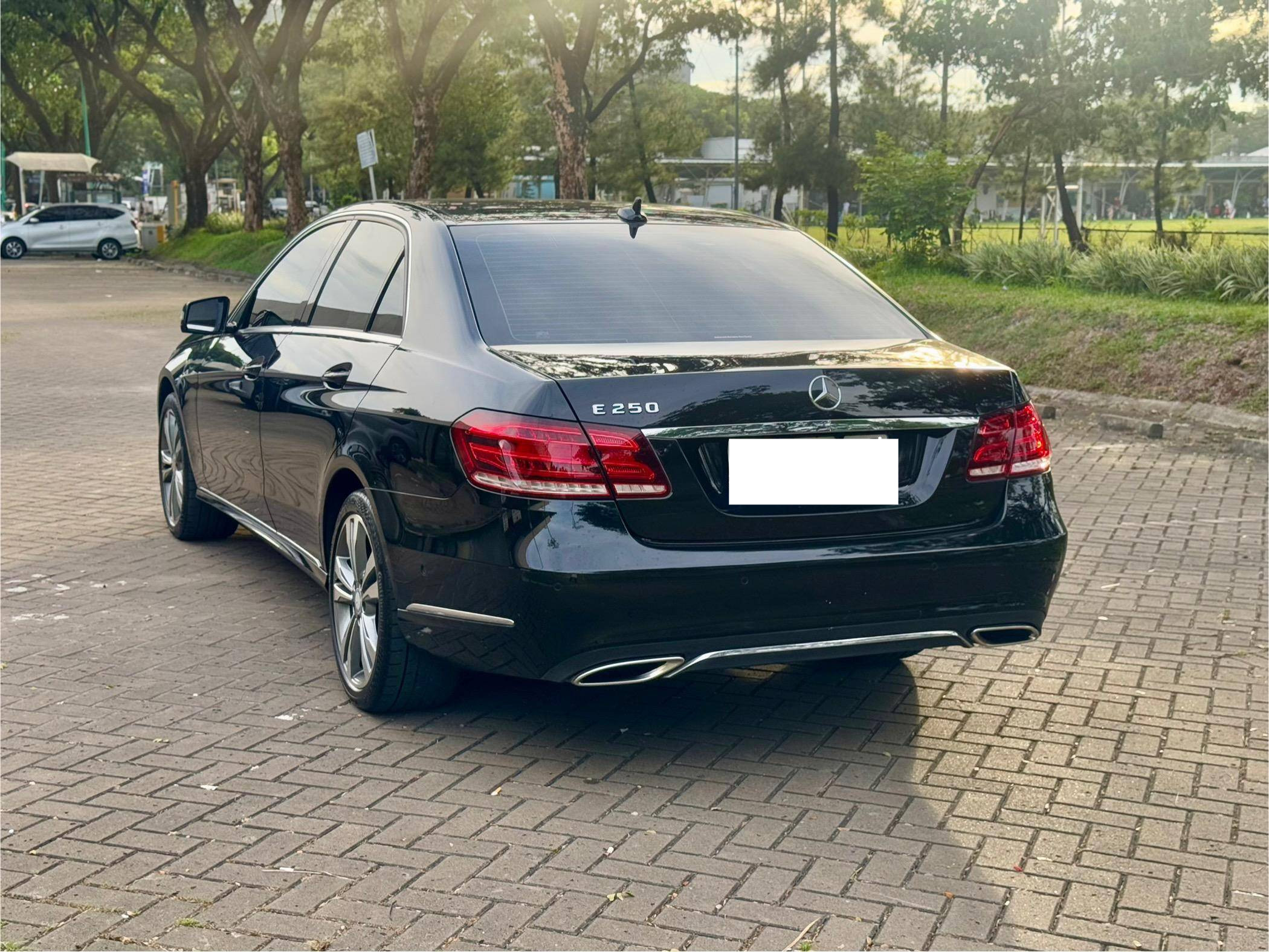 2014 Mercedes Benz E-Class  250 AVG AMG STYLE 2014 Mercedes Benz E-Class  250 AVG AMG STYLE