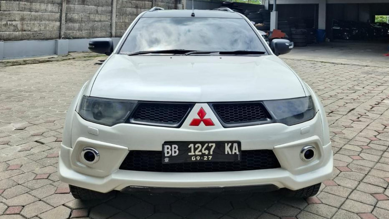 2012 Mitsubishi Pajero Sport Dakar AT 4x2