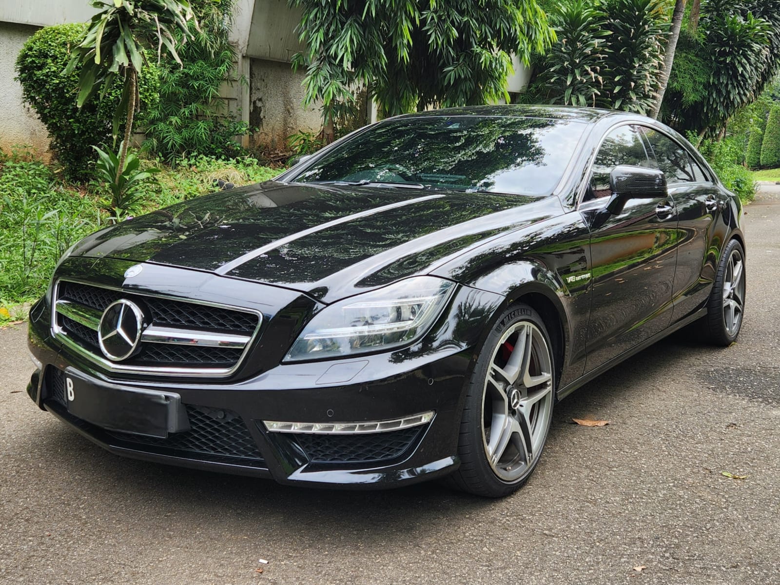 Second Hand 2013 Mercedes Benz CLS-Class 63 AMG V8 BITURBO Second Hand 2013 Mercedes Benz CLS-Class 63 AMG V8 BITURBO