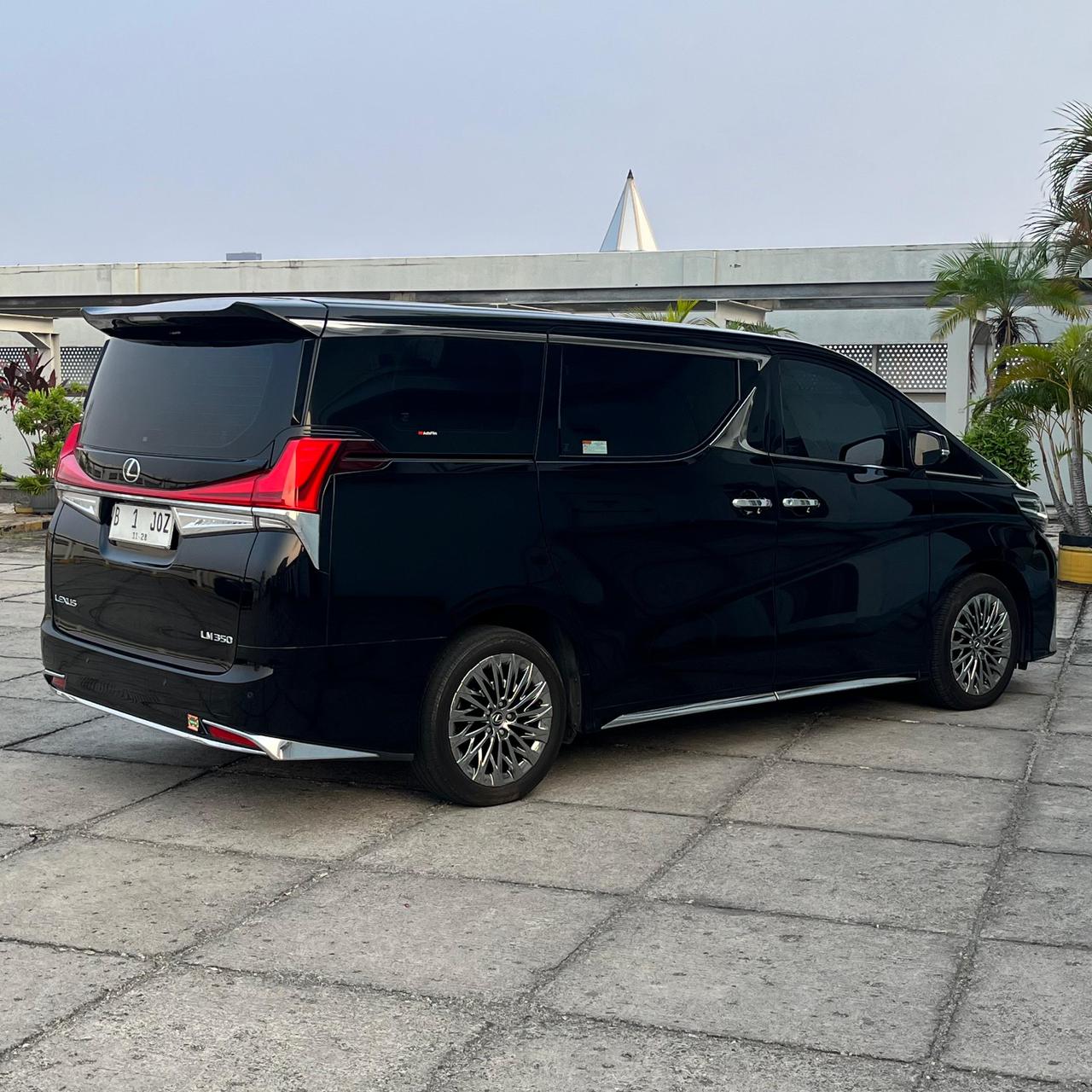 2015 Lexus LM 2015 Lexus LM