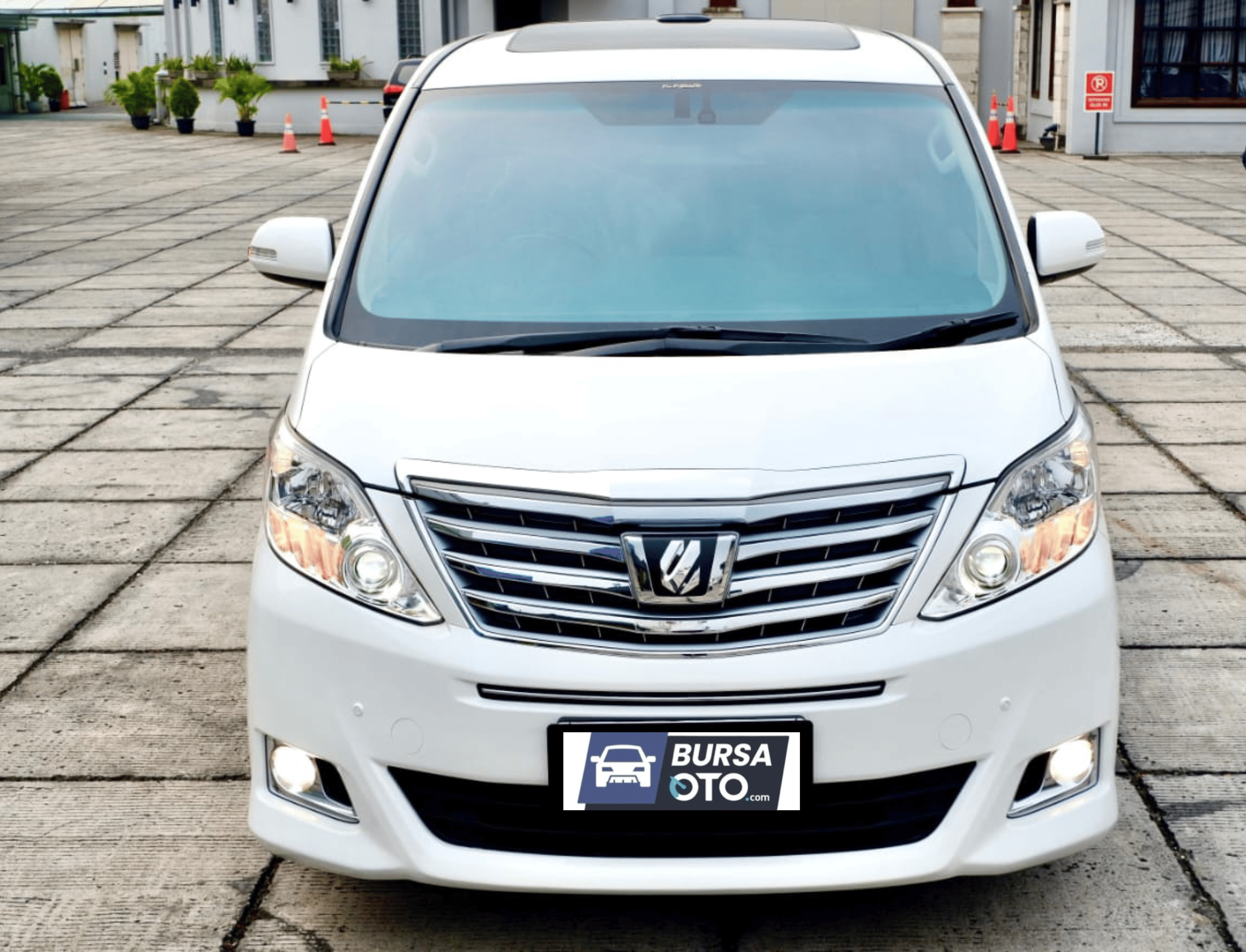 Second Hand 2012 Toyota Alphard Second Hand 2012 Toyota Alphard