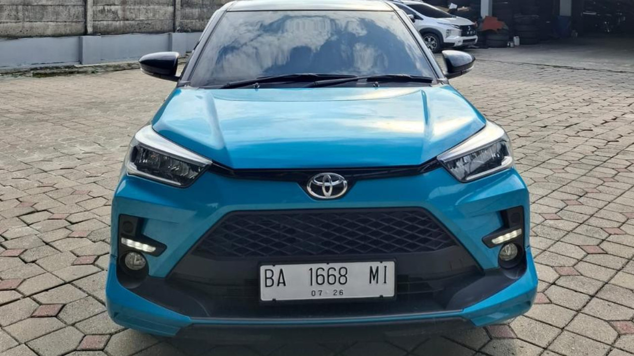 Second Hand 2021 Toyota Raize 1.0T GR CVT TWO TONE Second Hand 2021 Toyota Raize 1.0T GR CVT TWO TONE