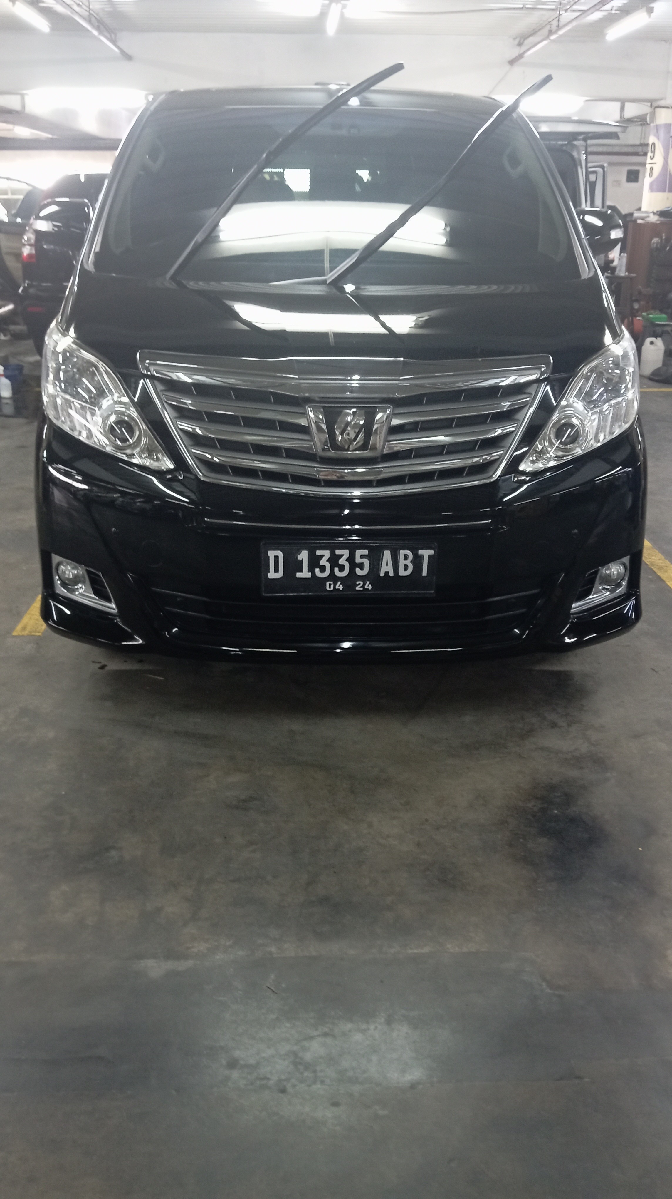 Second Hand 2014 Toyota Alphard Second Hand 2014 Toyota Alphard