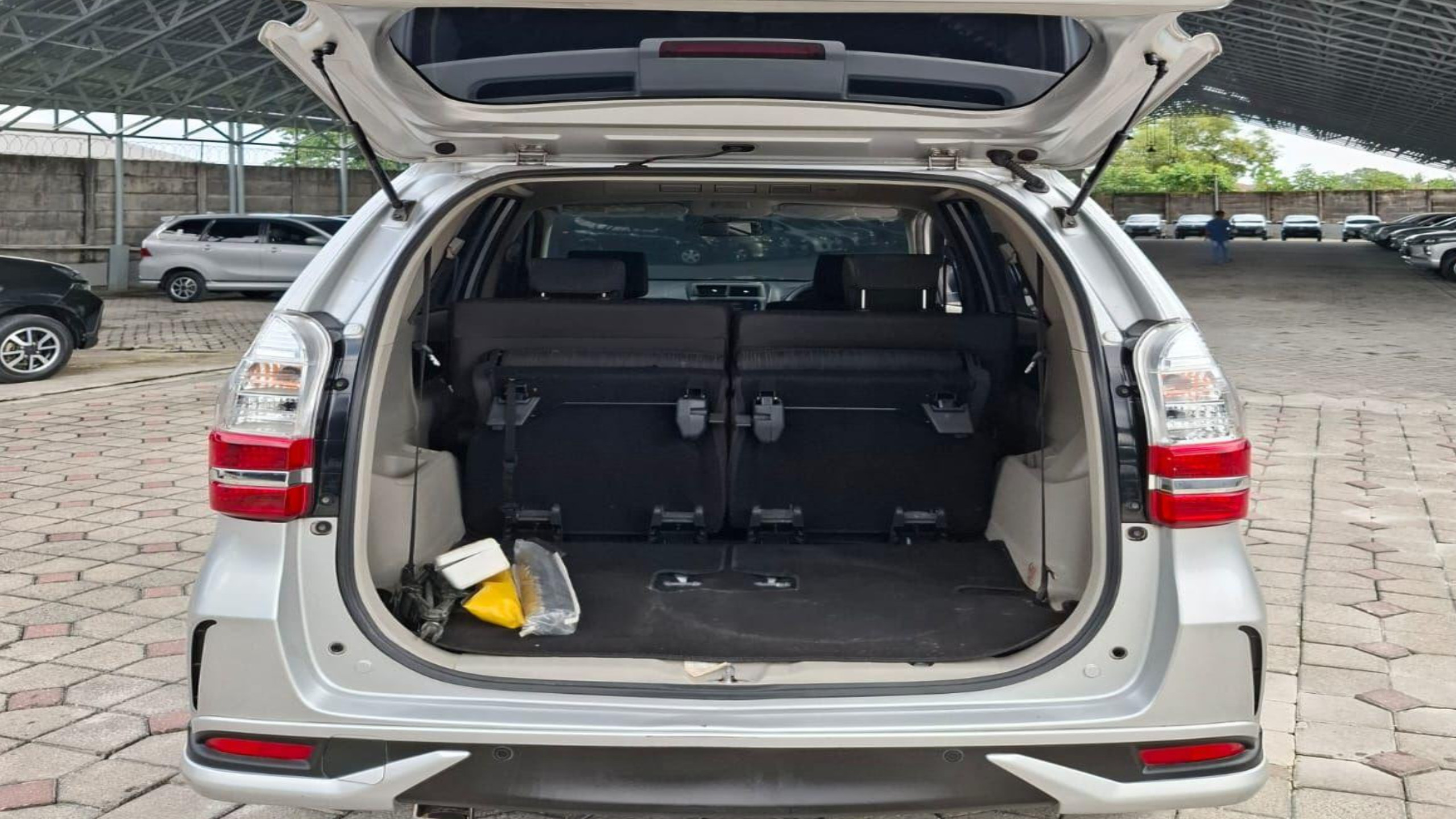 2021 Daihatsu Grand Xenia 2021 Daihatsu Grand Xenia