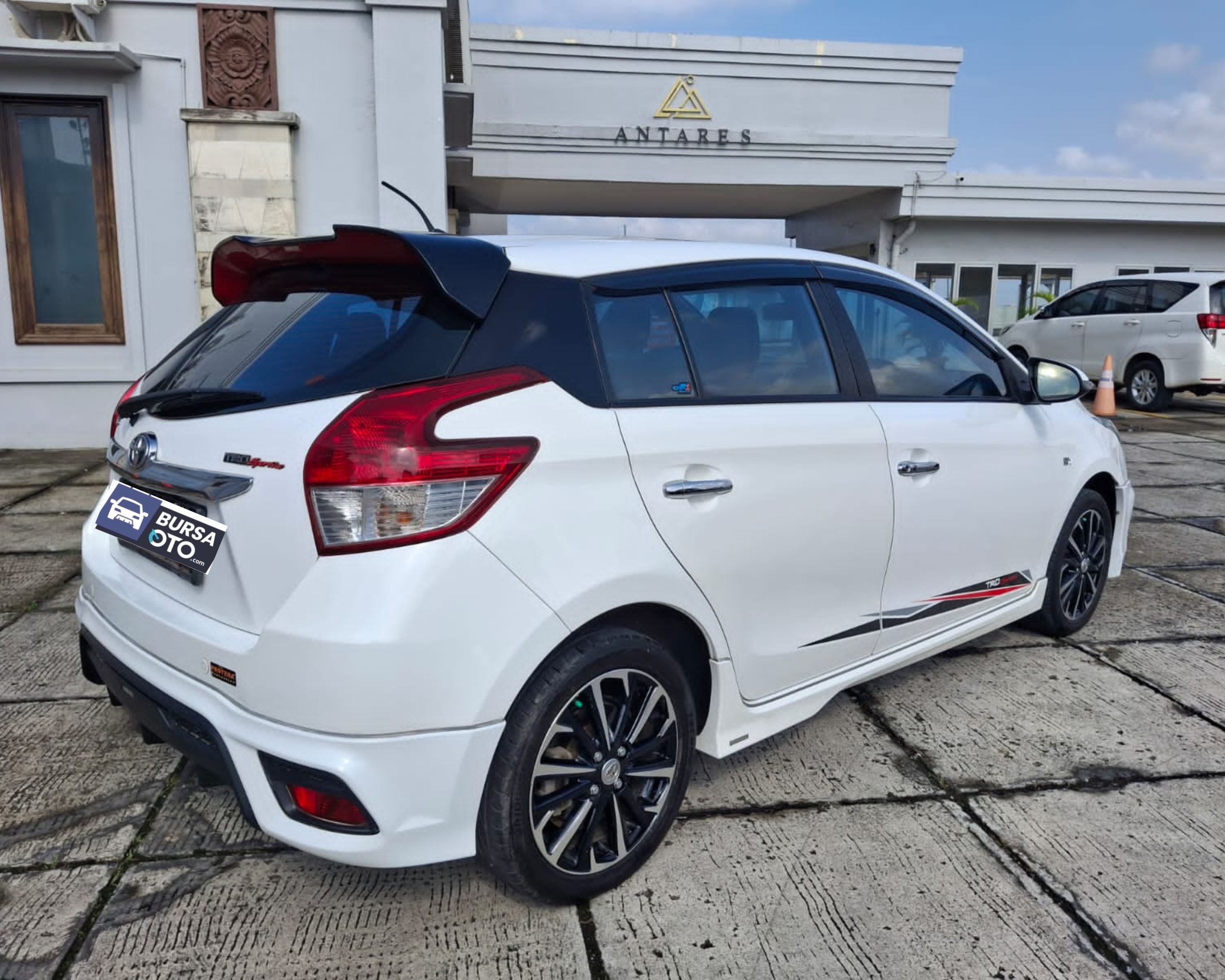 2017 Toyota Yaris 2017 Toyota Yaris