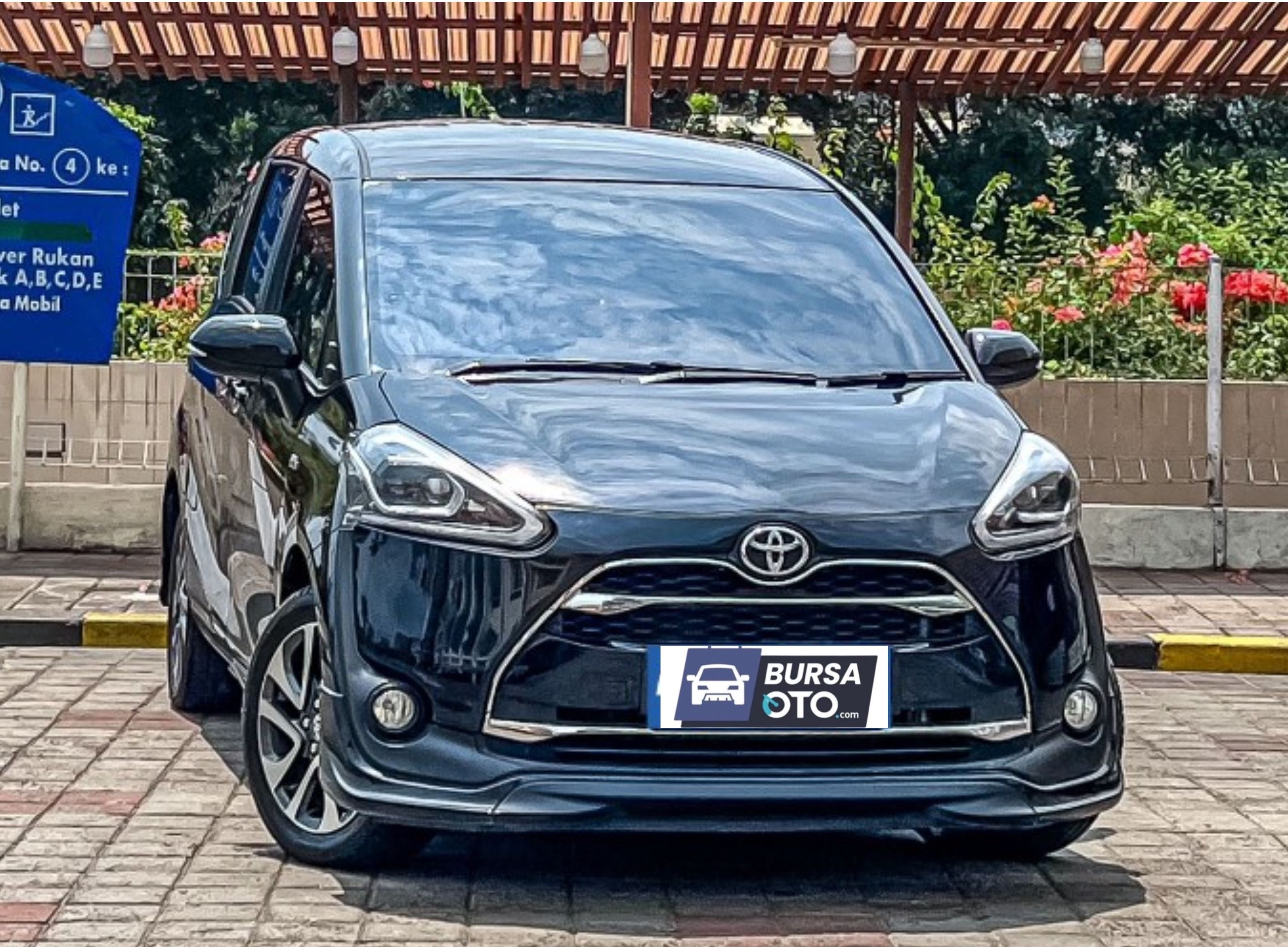2017 Toyota Sienta 2017 Toyota Sienta